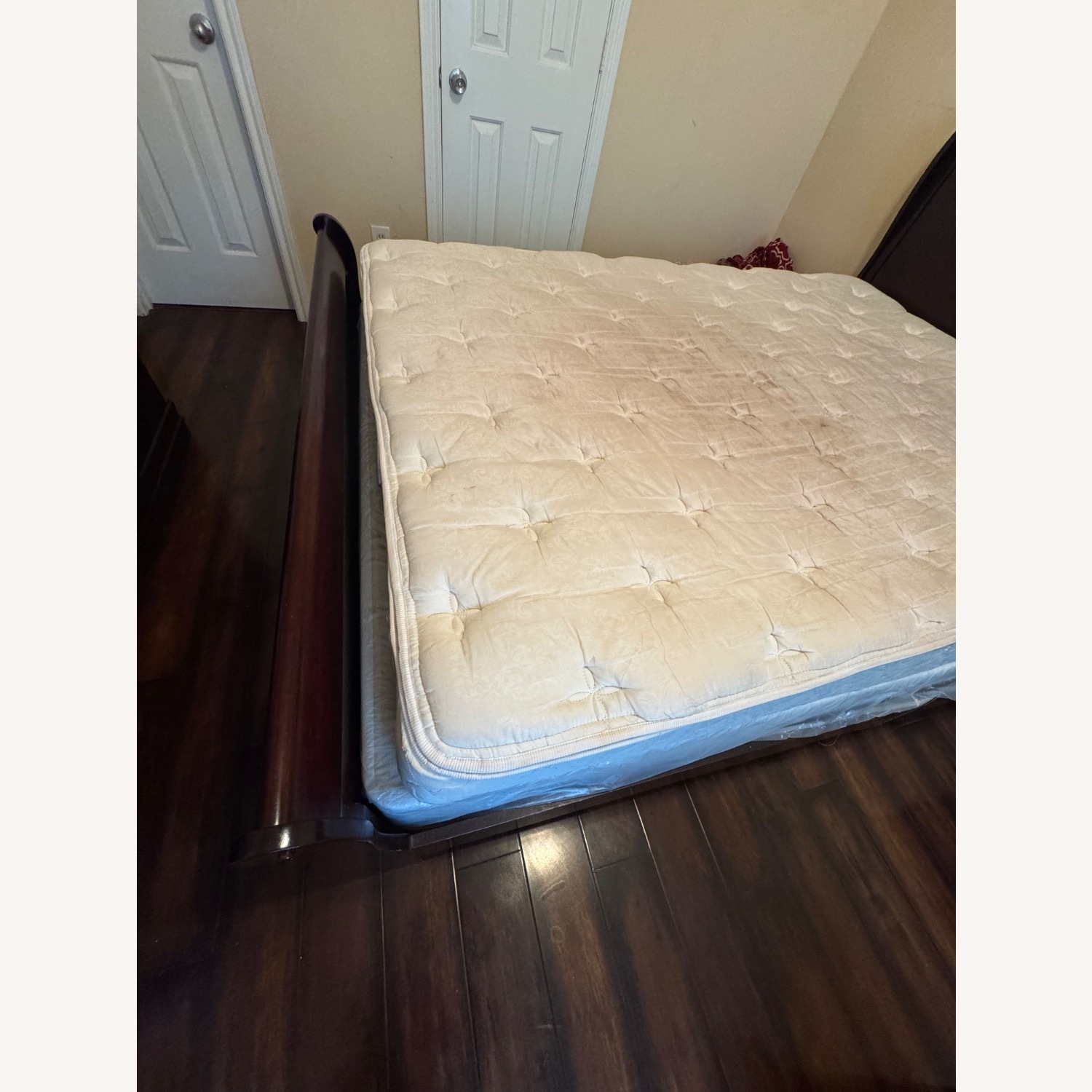 Dark Brown Wooden Queen Size Bed - image-7