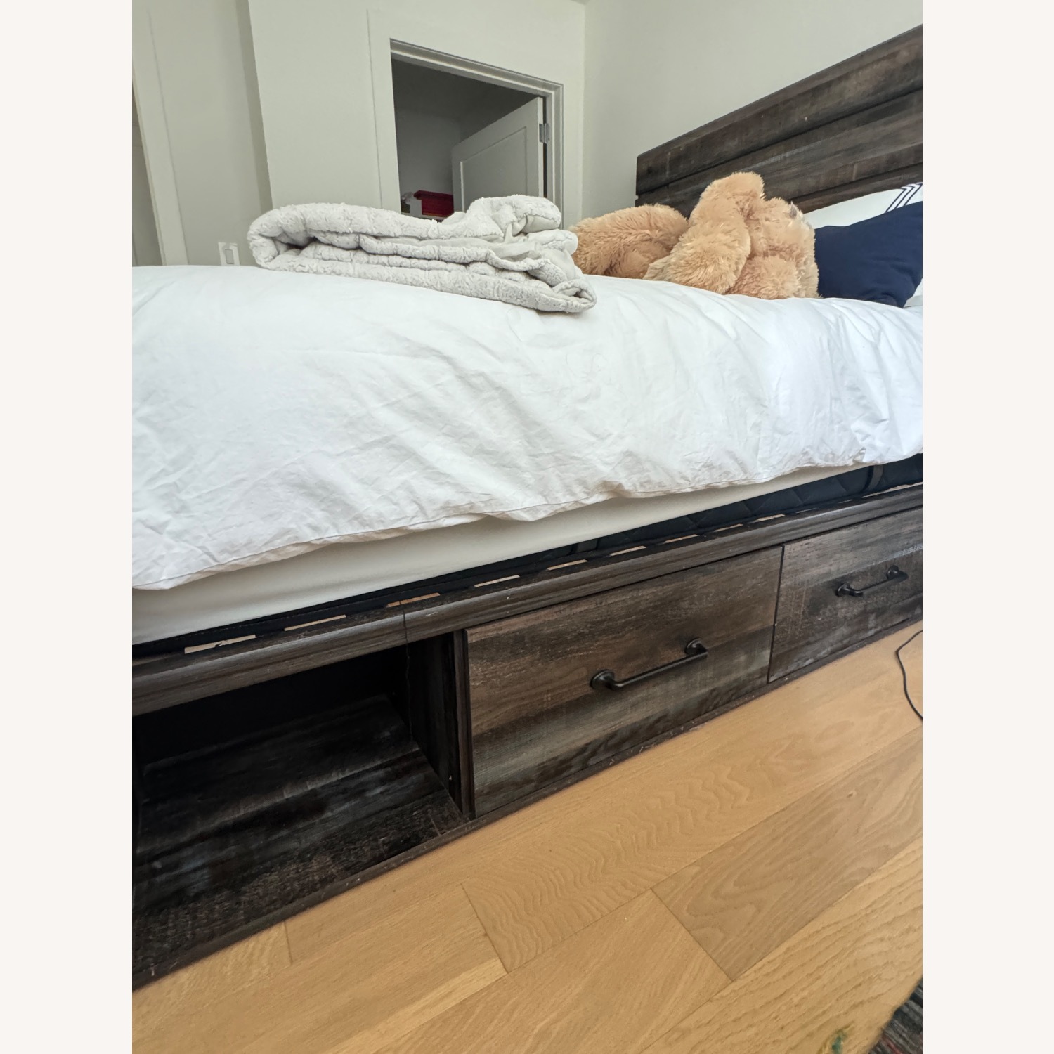 Drystan Queen Bed Frame With Storage - image-4