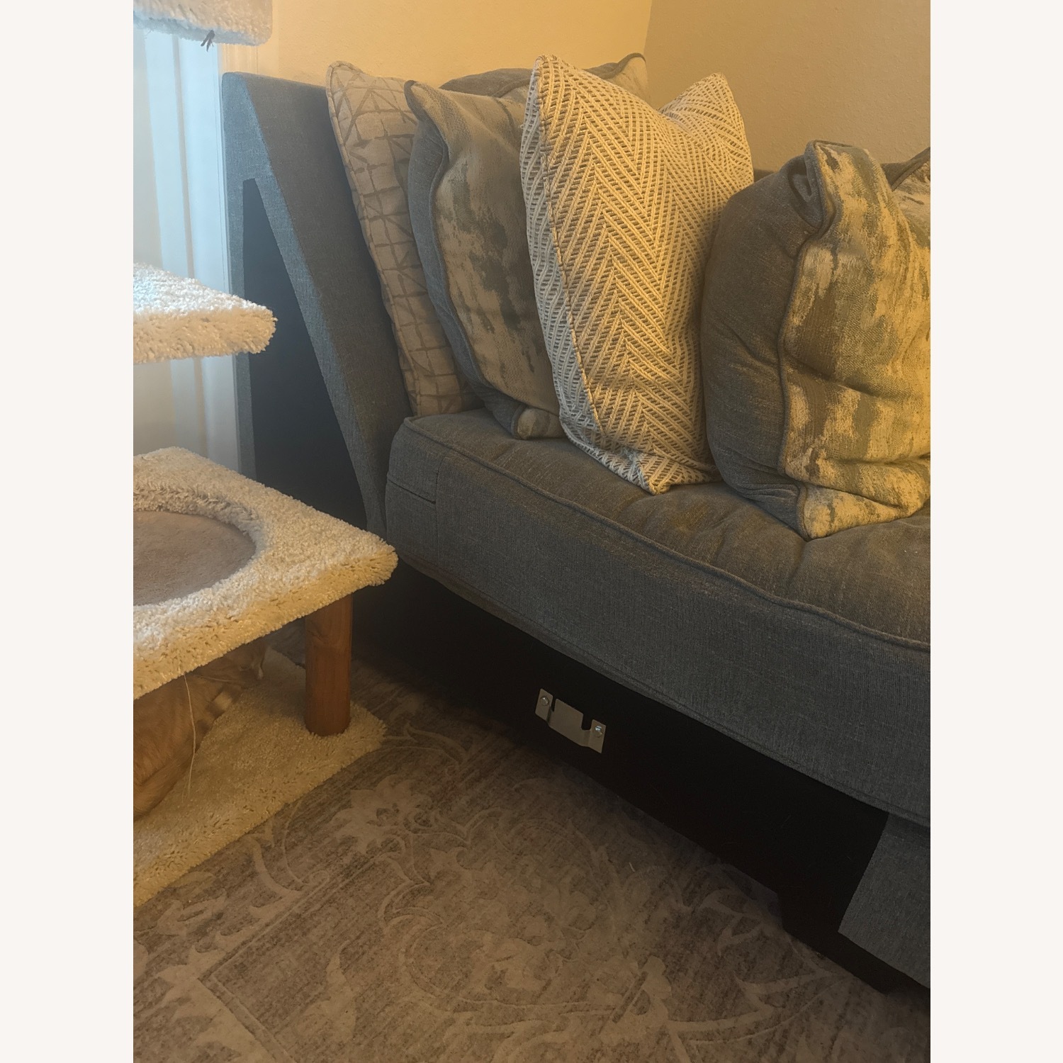 Erinsburg 2-Piece Sectional with Chaise - image-4