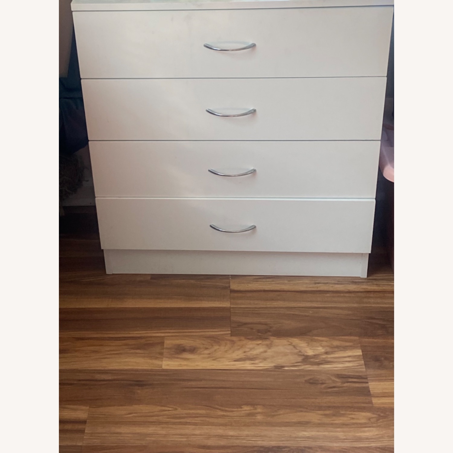 Small White Chesterdraw  - image-1