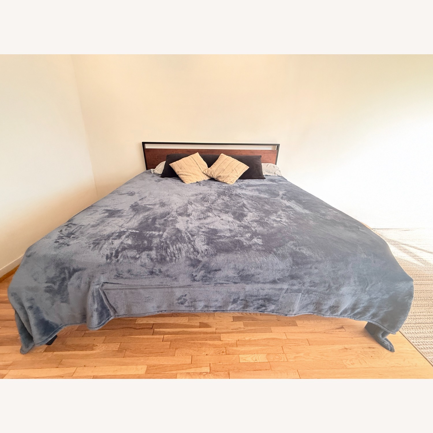 SHA CERLIN 14 Inch King Size Metal Platform Bed Frame - image-2