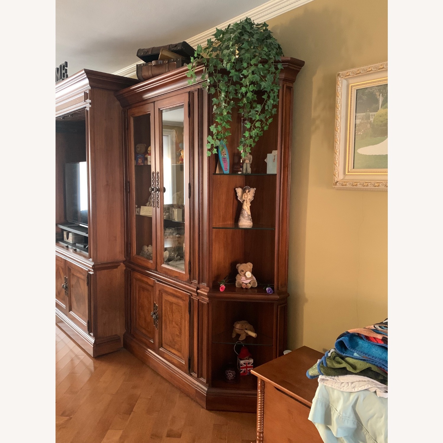 Thomasville Wall Unit - image-2