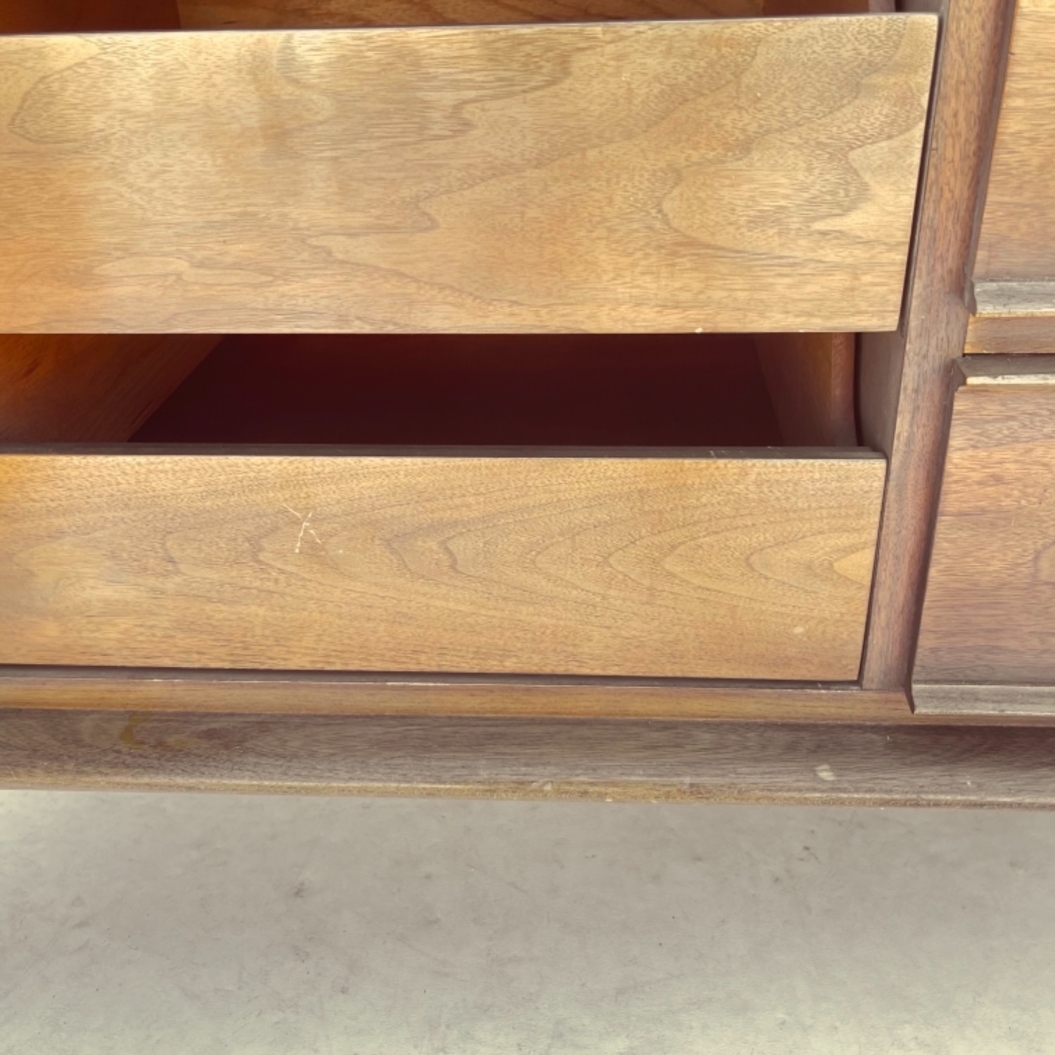 Mid-Century Dresser by United Furniture - image-18