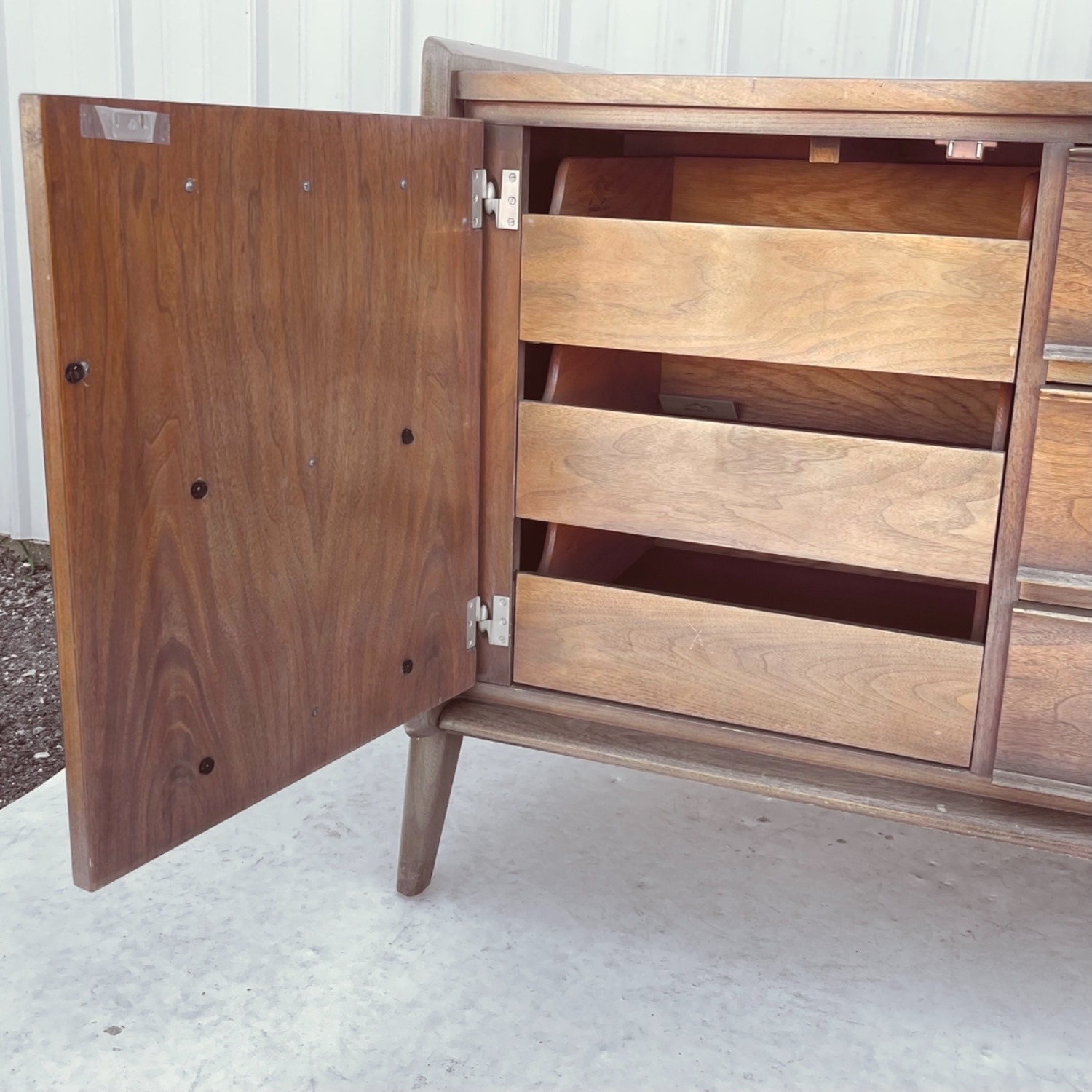 Mid-Century Dresser by United Furniture - image-4