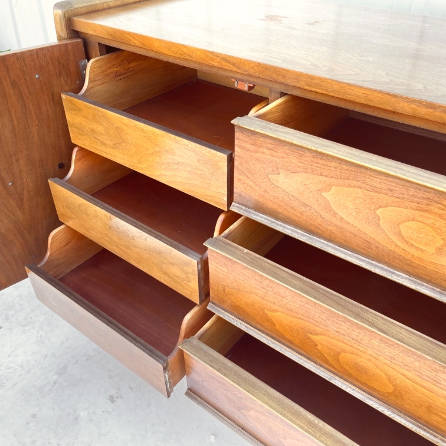 Mid-Century Dresser by United Furniture - image-5