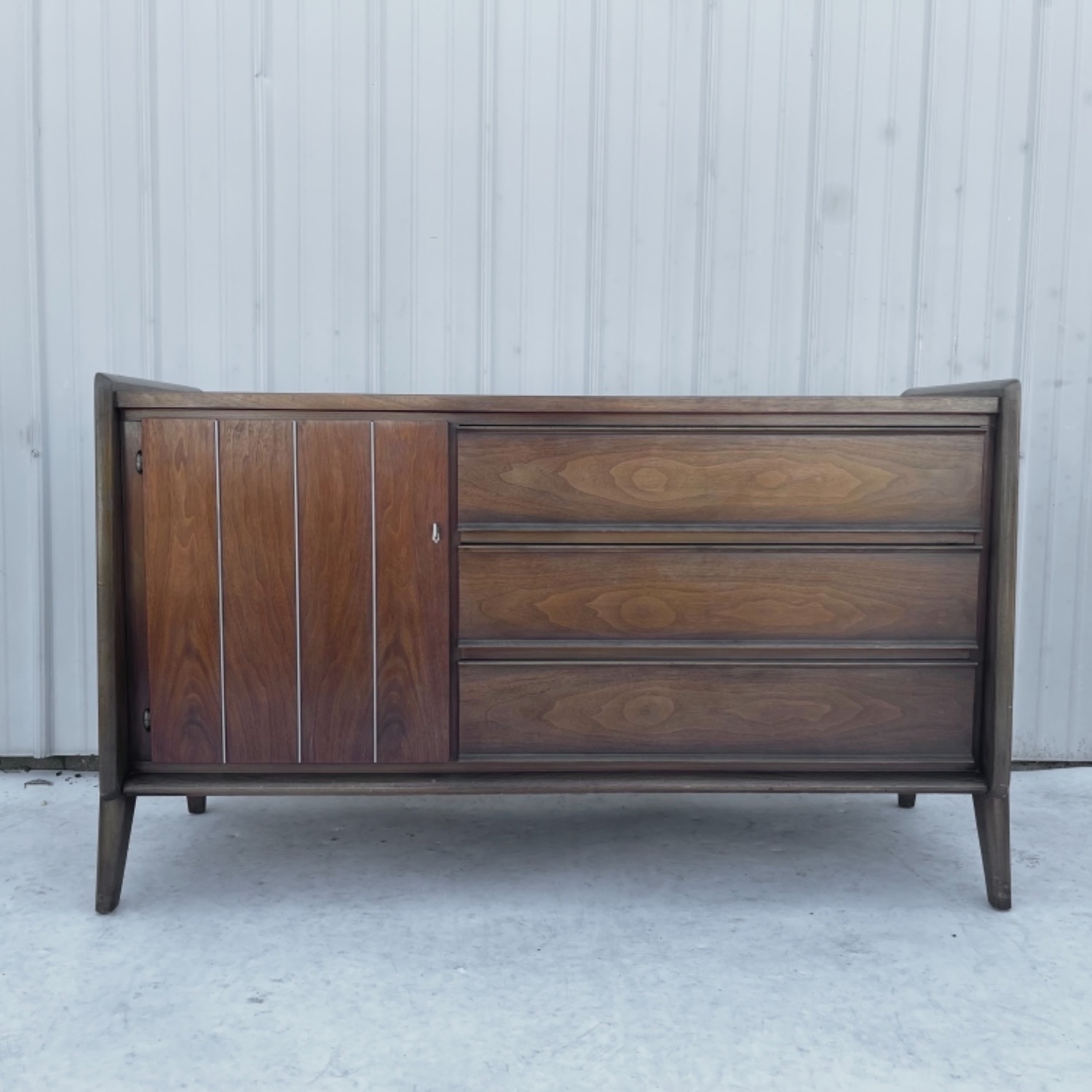 Mid-Century Dresser by United Furniture - image-12