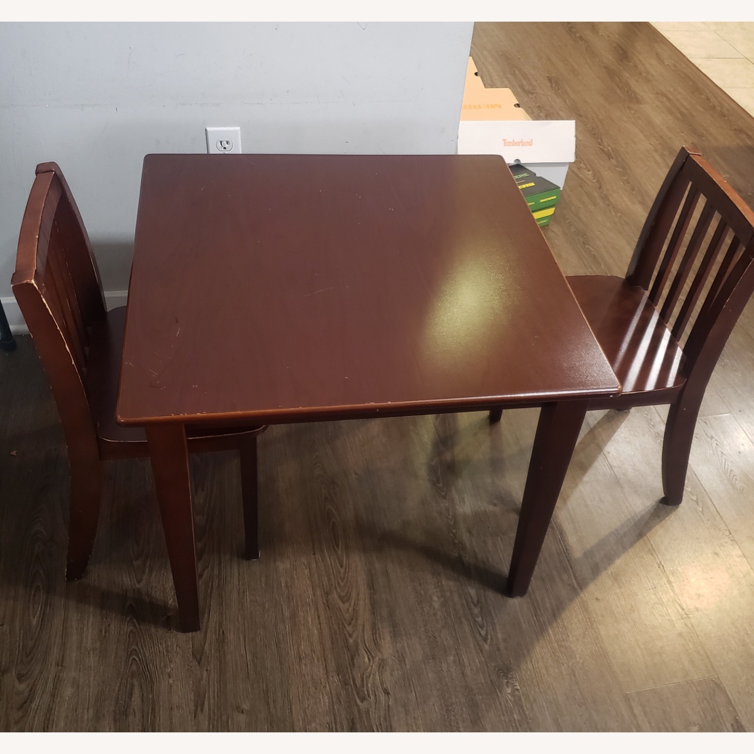 Kids Table with 2 Chairs - image-0