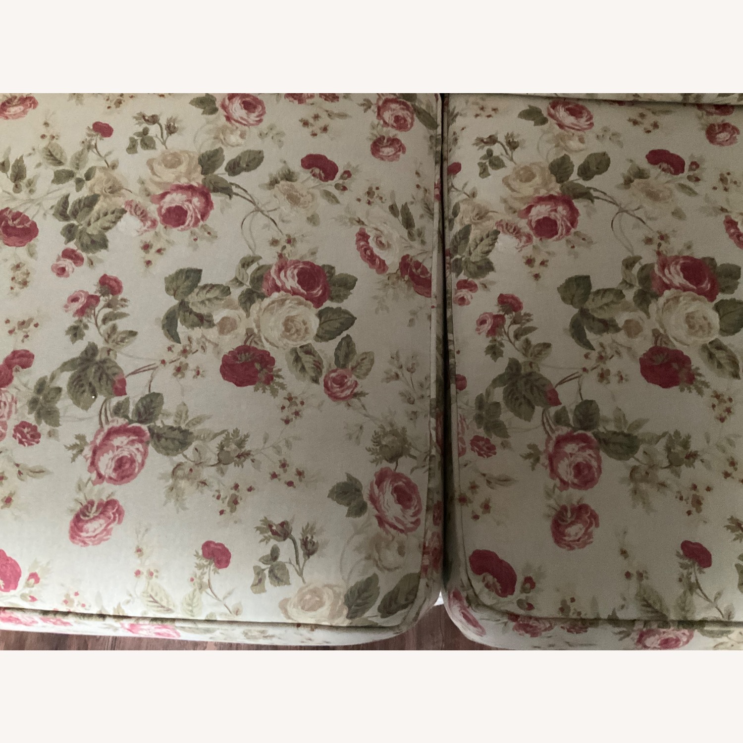 Craftmaster Couch Shabby Rose Colors - image-3