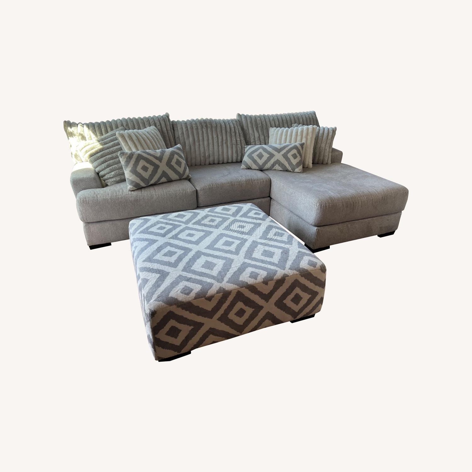 Raymour & Flanigan Gray Couch - image-0