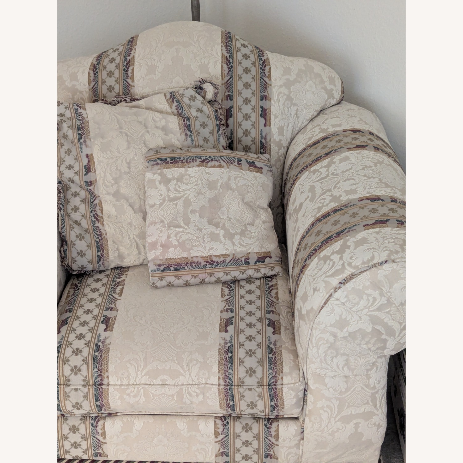 Classic Quality Armchair - image-3