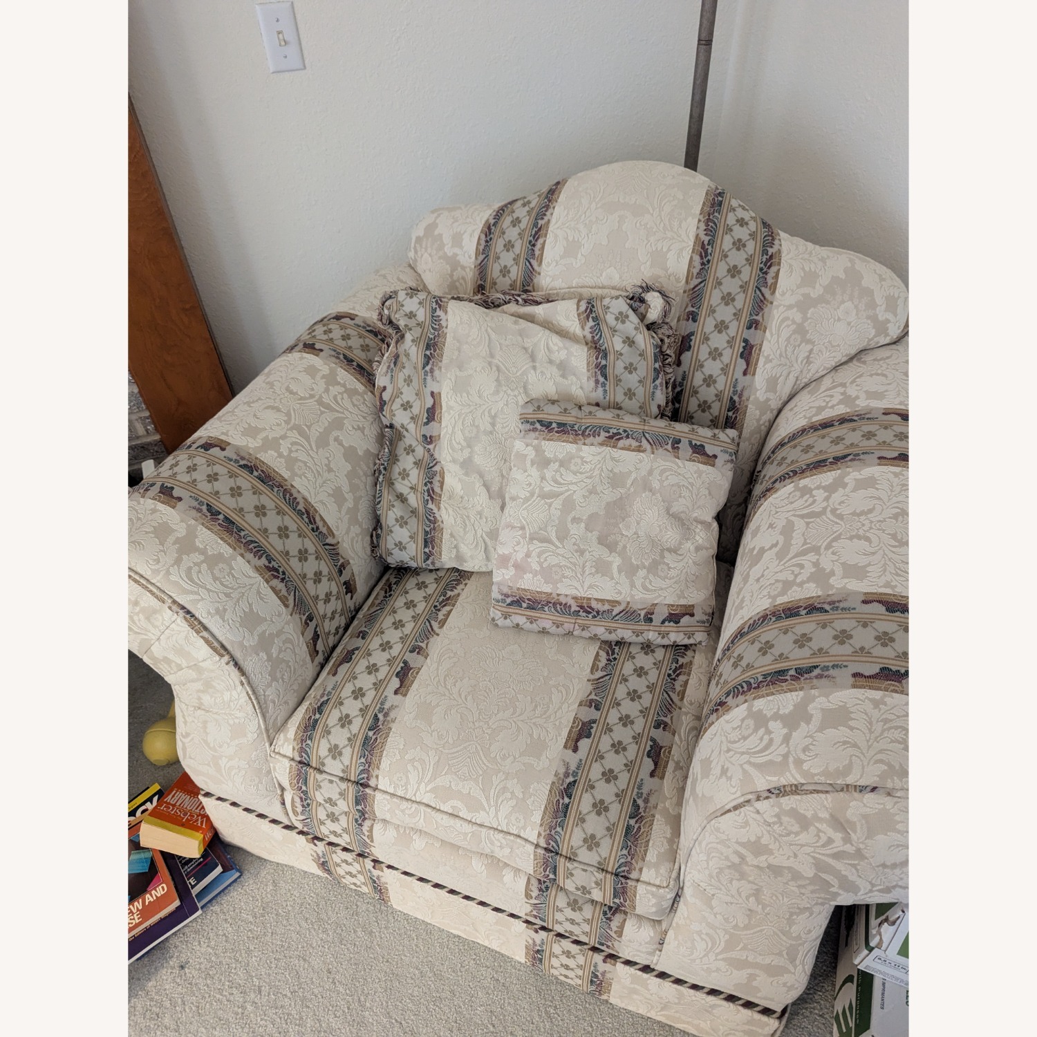 Classic Quality Armchair - image-2