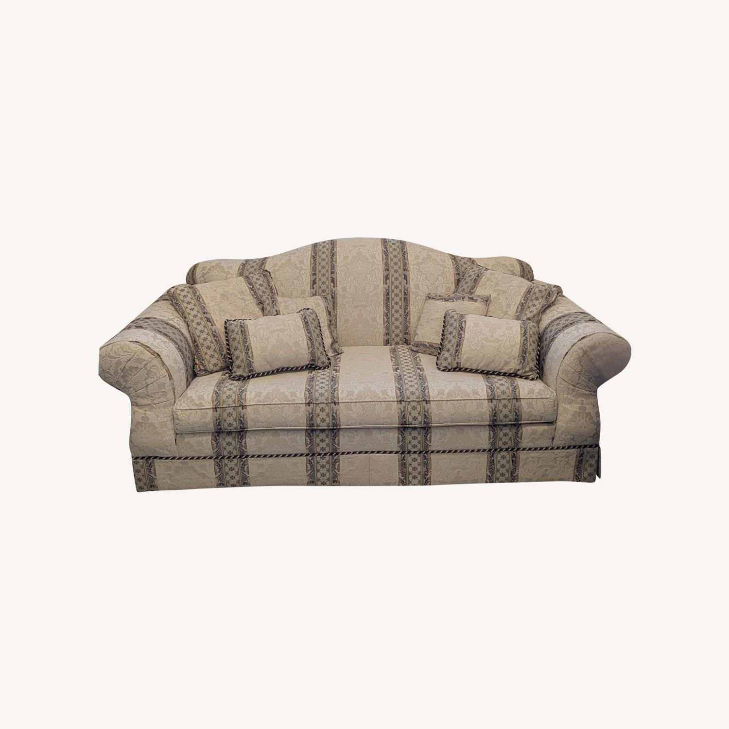 Classic Quality Sofa - image-0