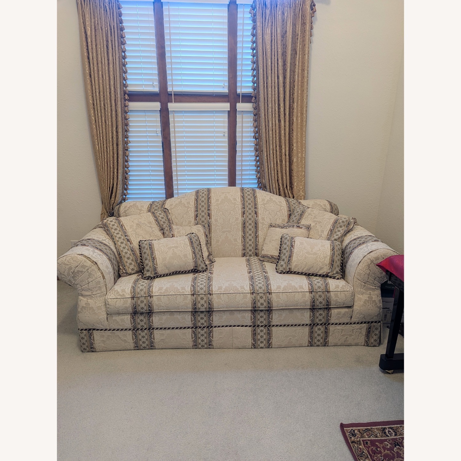 Classic Quality Sofa - image-1