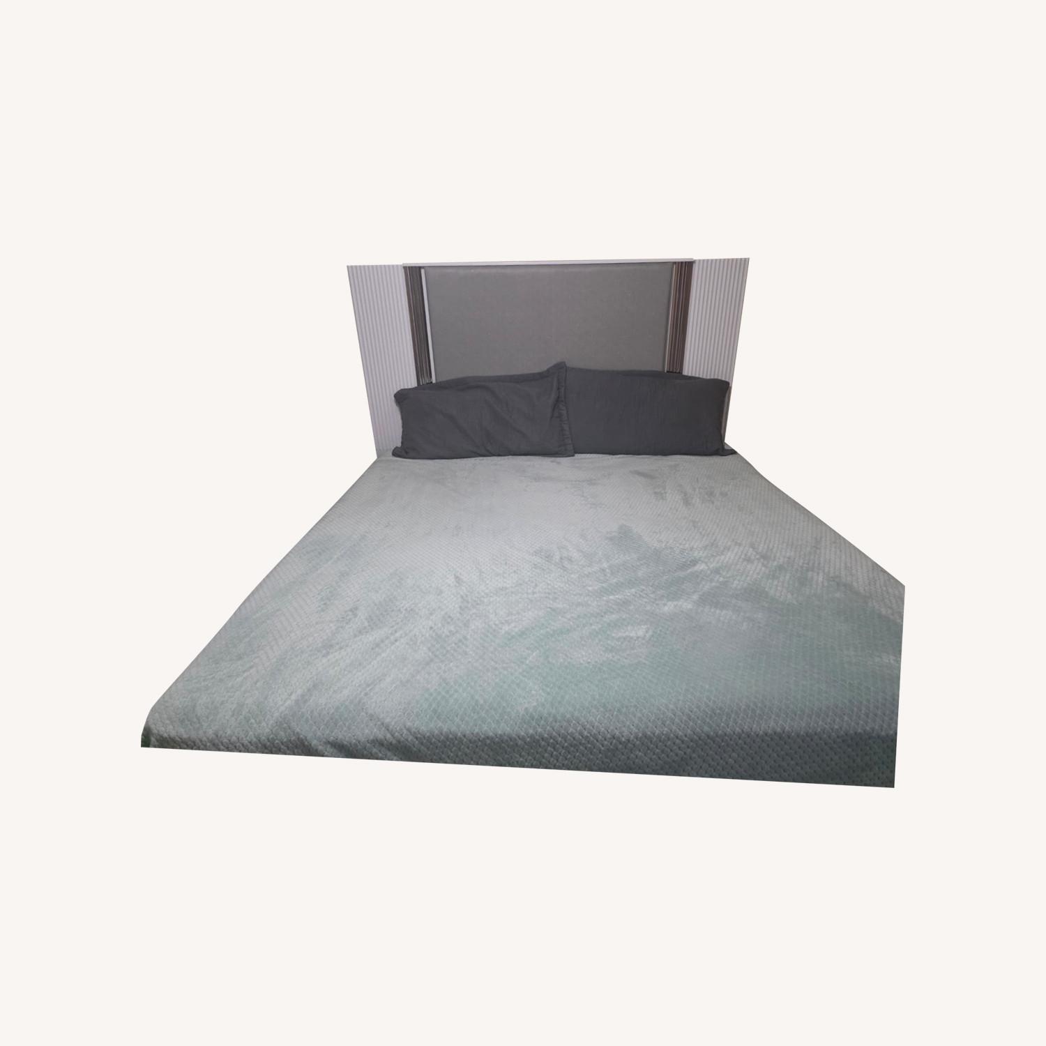 Kane's King Bed - image-6