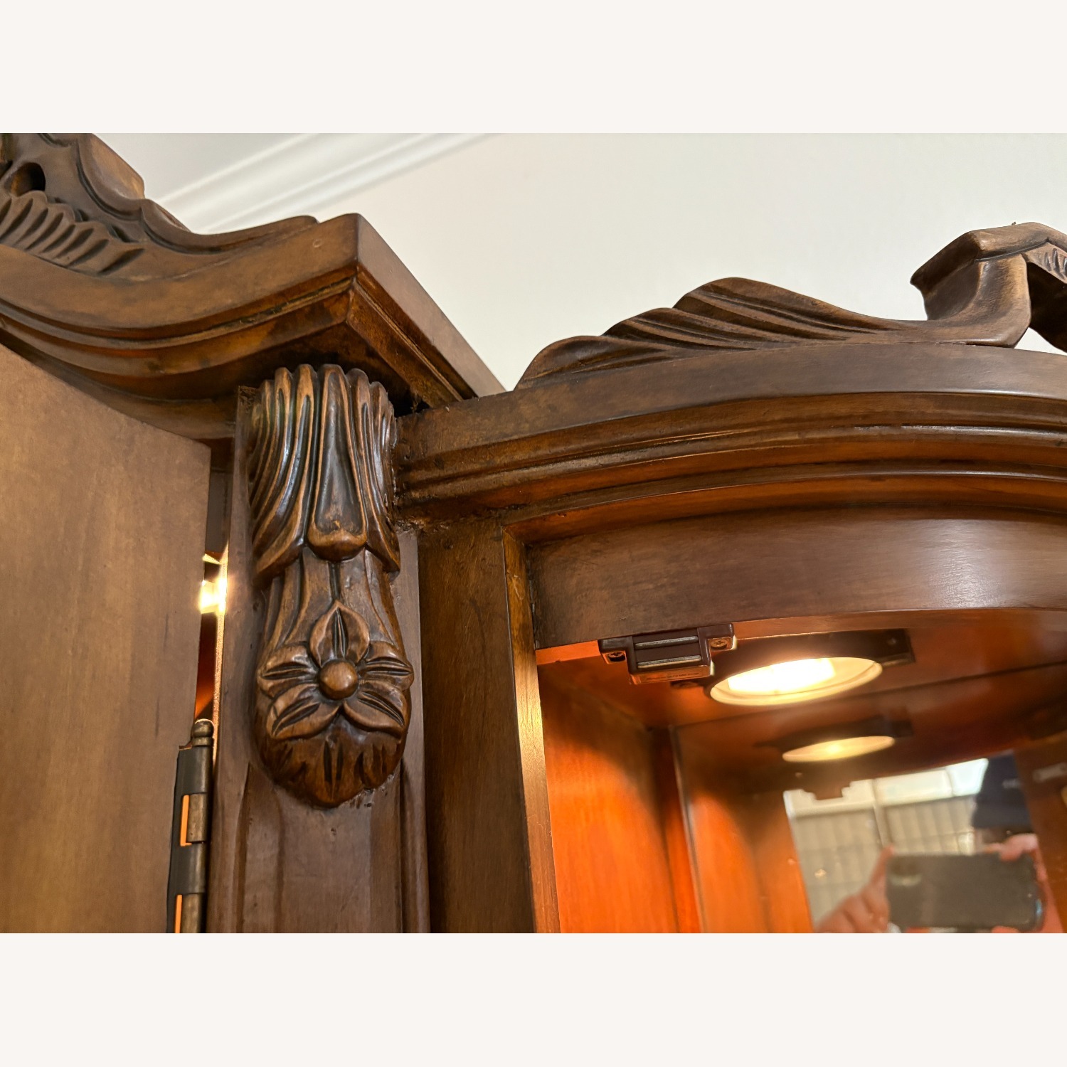 Dining Display Case - image-10