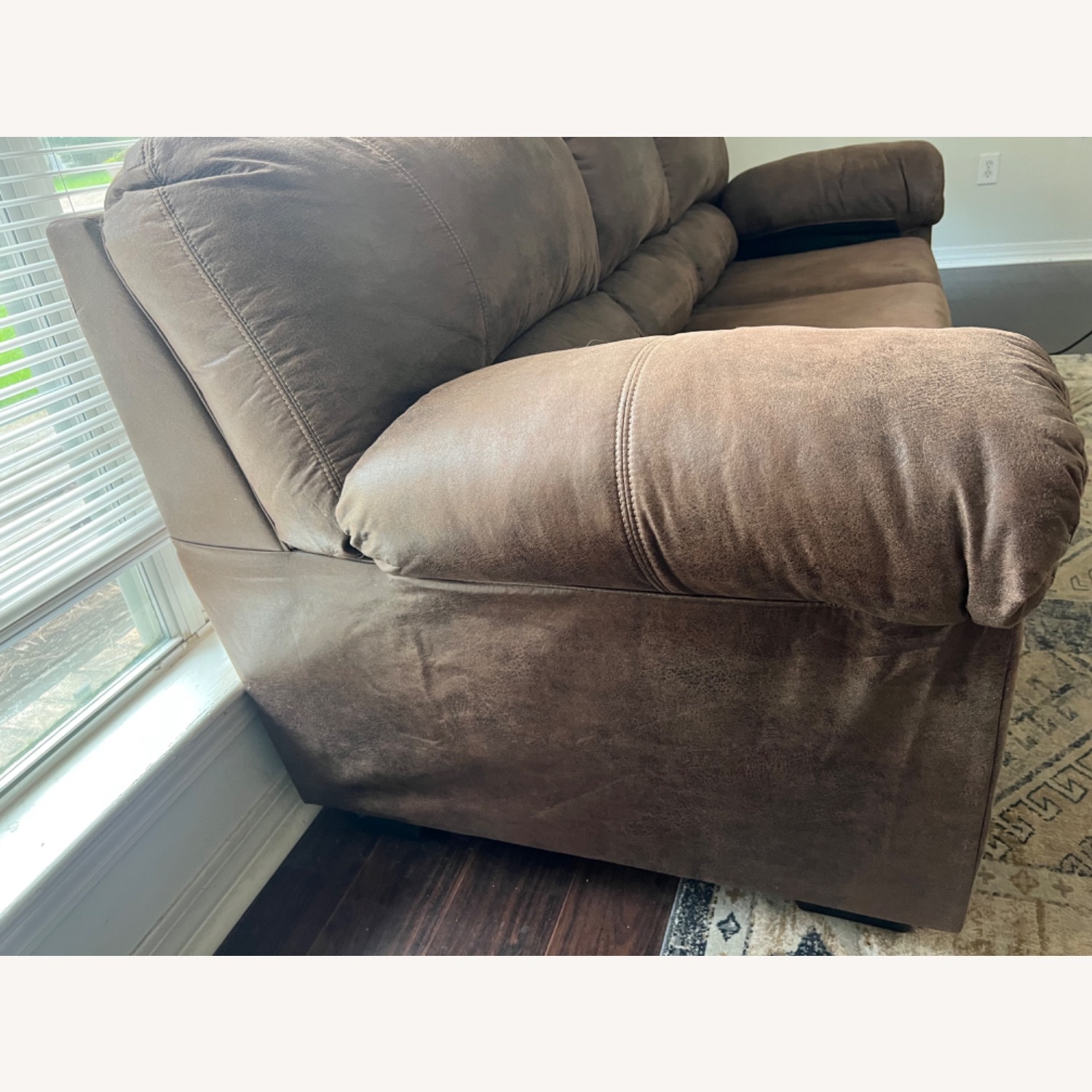 Bladen Sofa - image-3