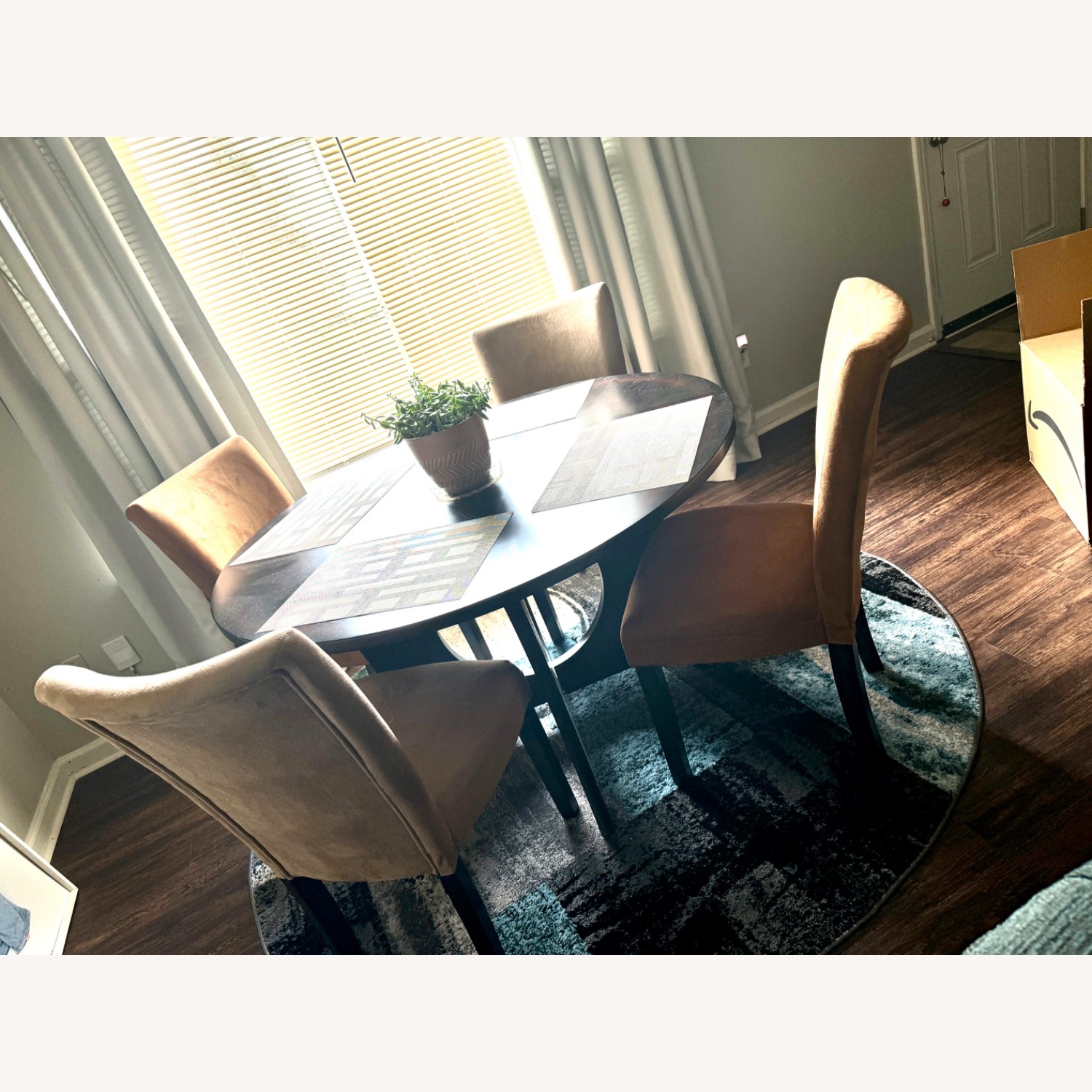 Rooms To Go Dining Set - image-3