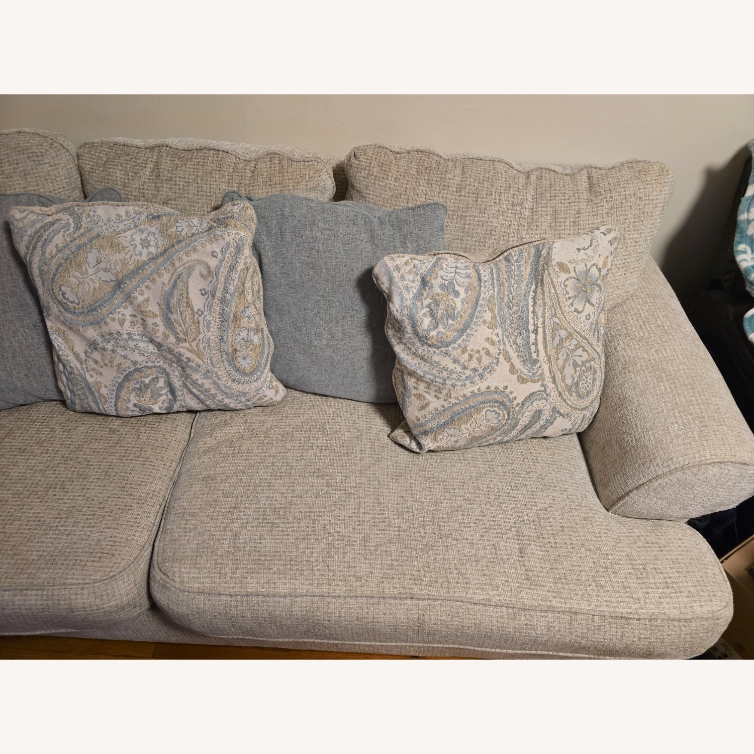 Ashley Furniture Monaghan 3 Seater Sofa - image-3