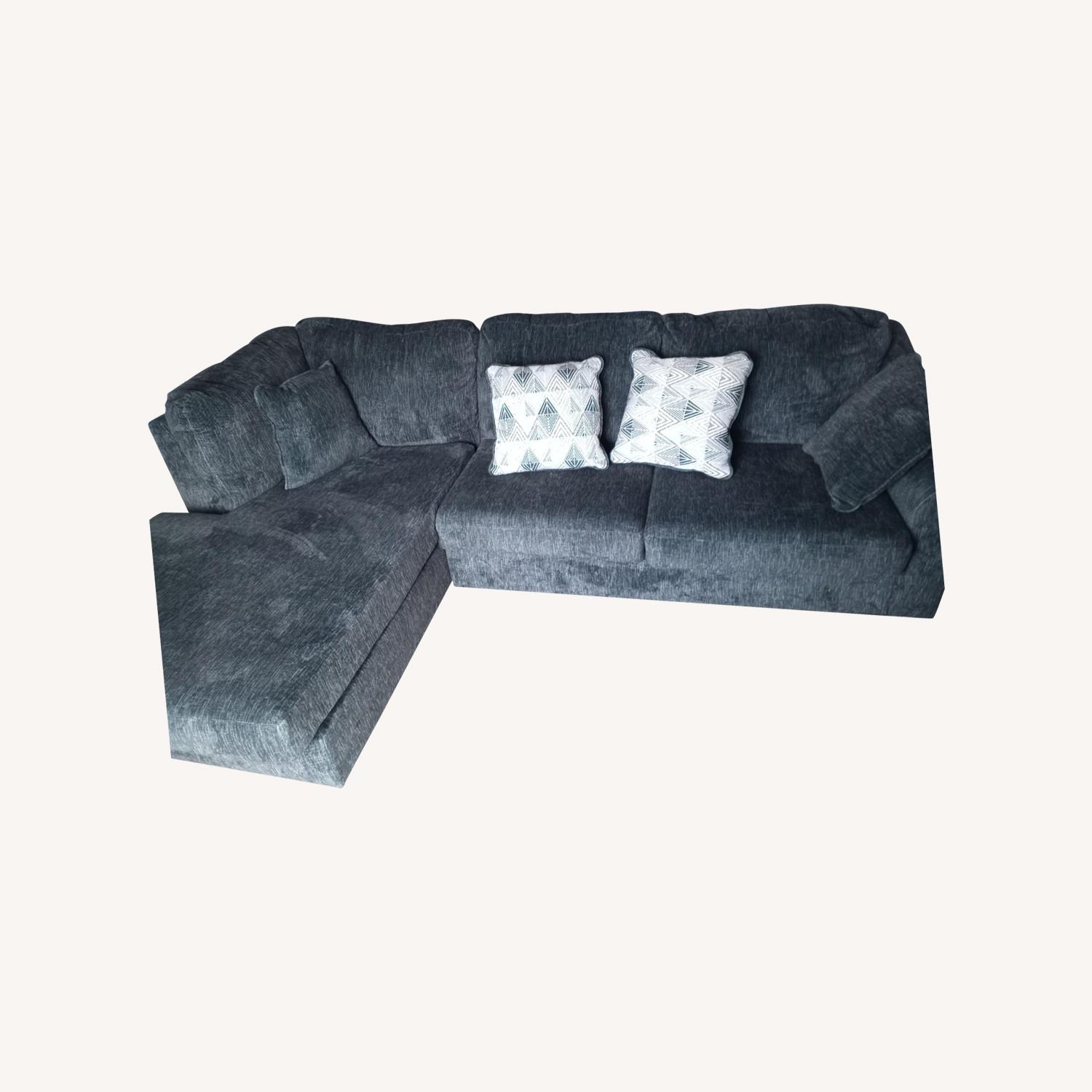 Sectional Couch - image-0