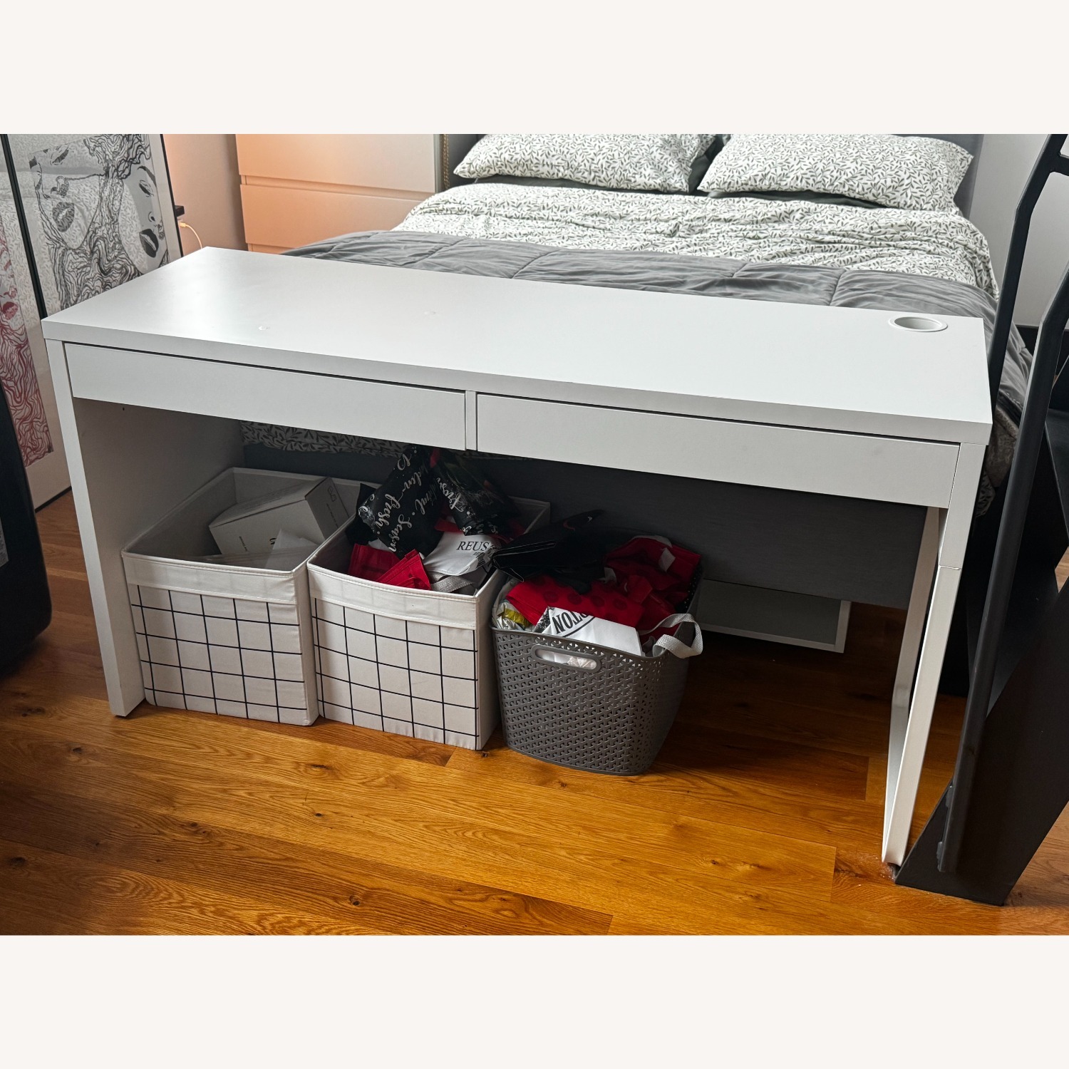 IKEA MICKE Office Desk White - image-1