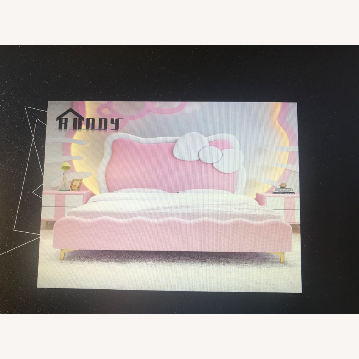 Hello Kitty Bed - AptDeco