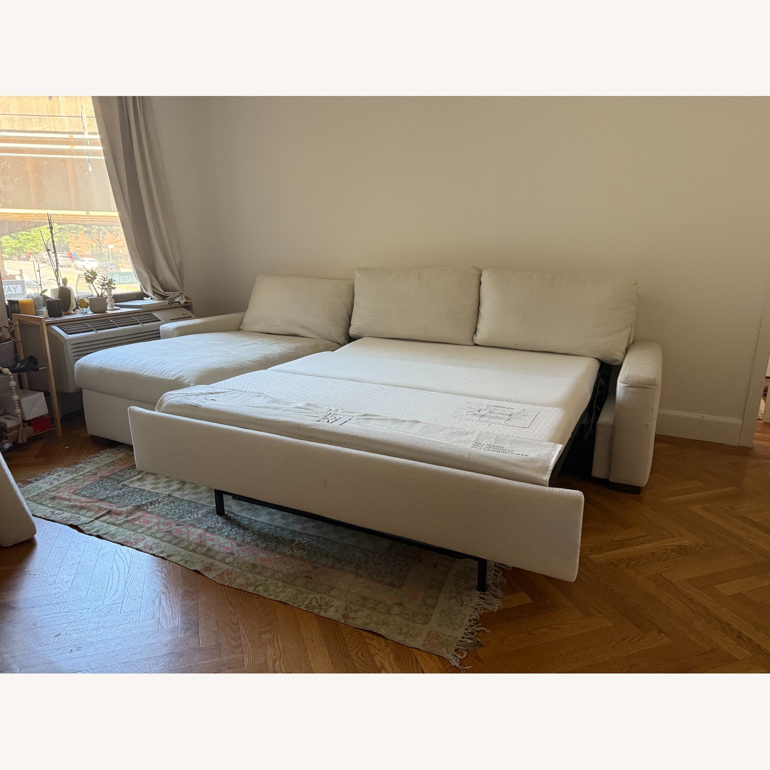 RH Left-Arm Sectional, Queen Sized Sleeper - image-3