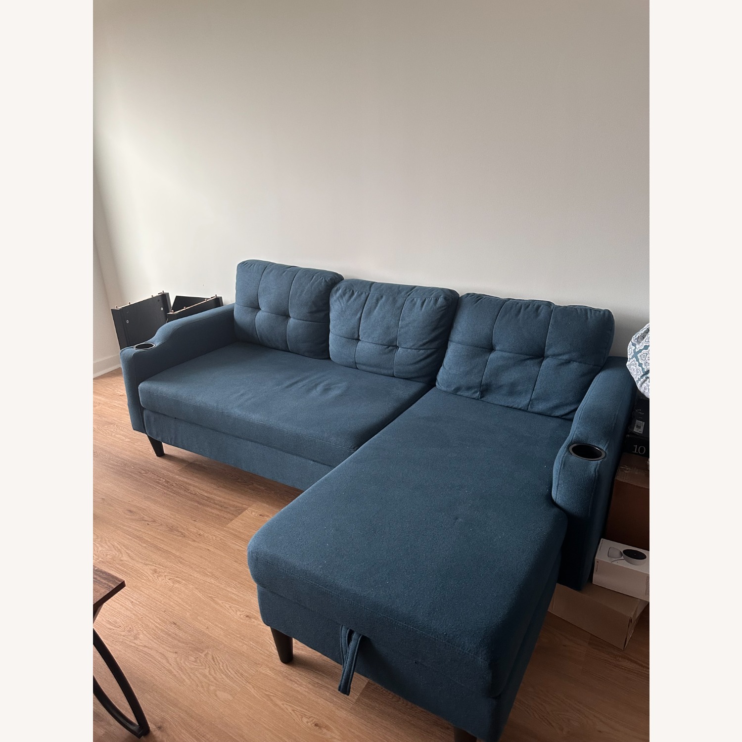 Spacious and Comfortable Modern Sofa - image-3