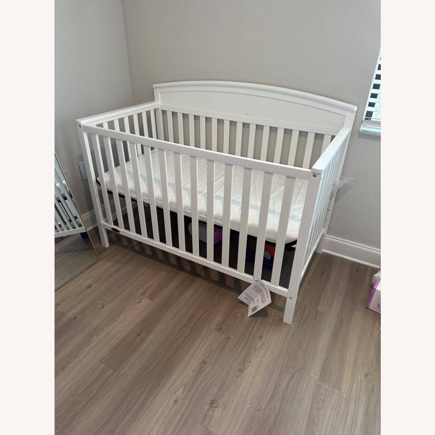 Graco Baby Crib - image-1