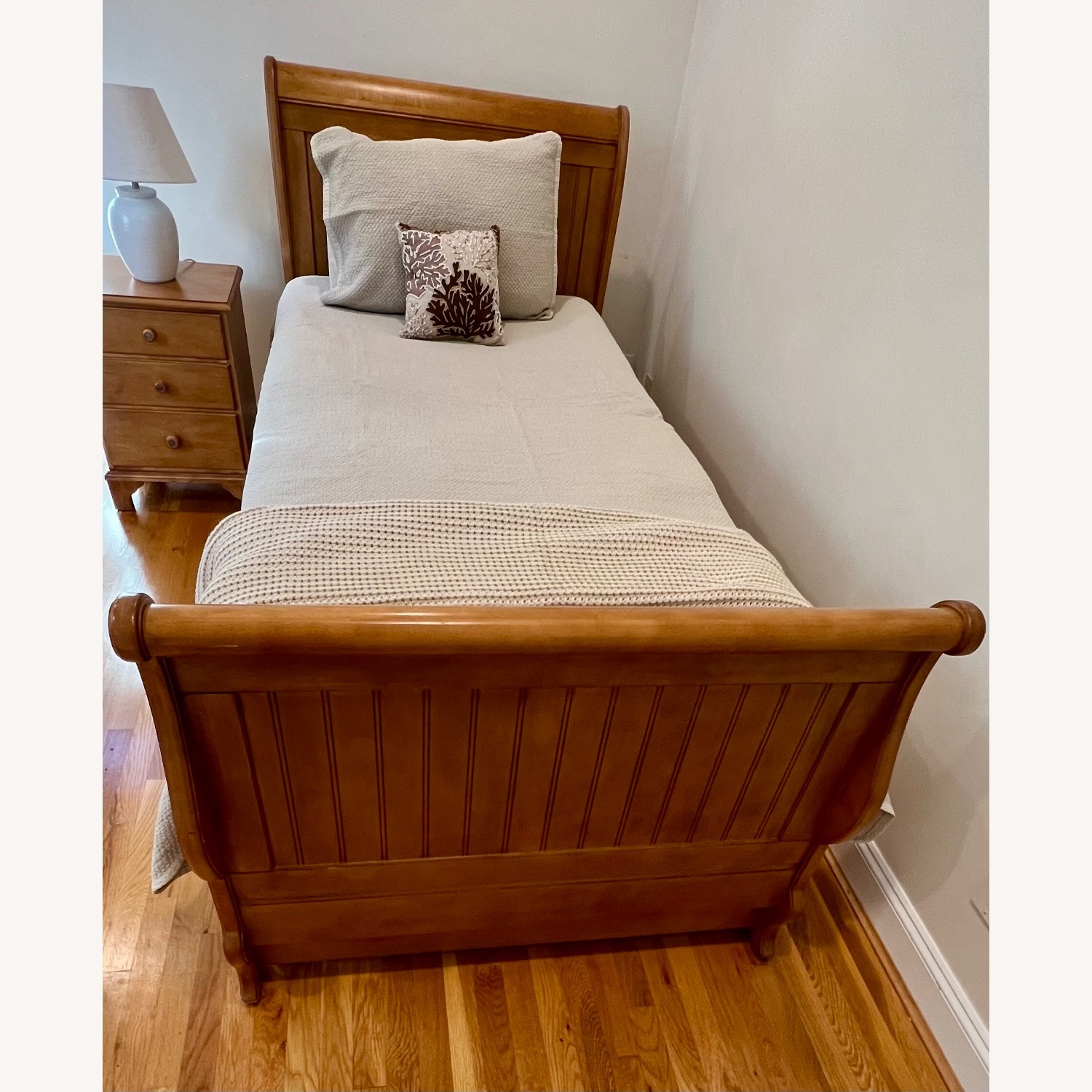 Ethan Allen Bed with Trundle - image-1