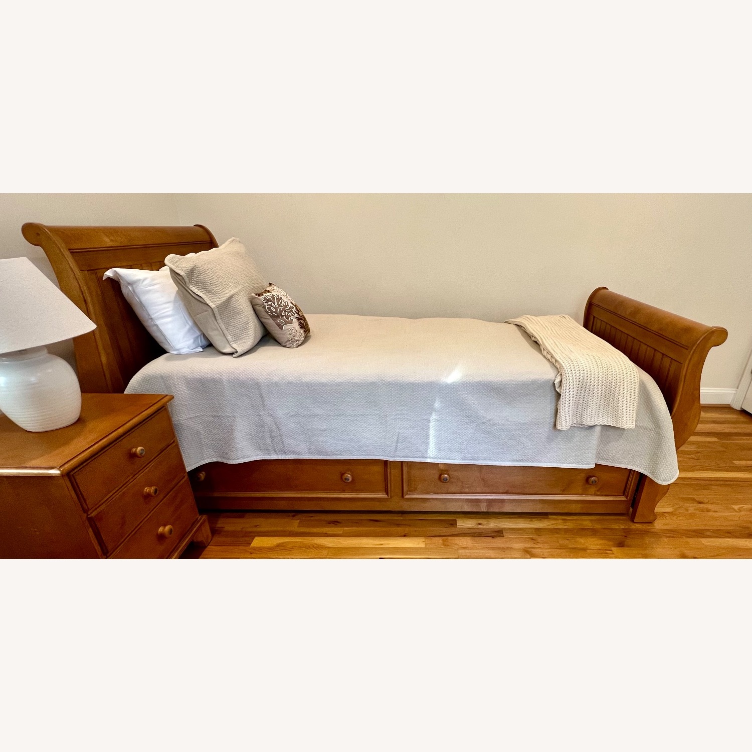 Ethan Allen Bed with Trundle - image-2