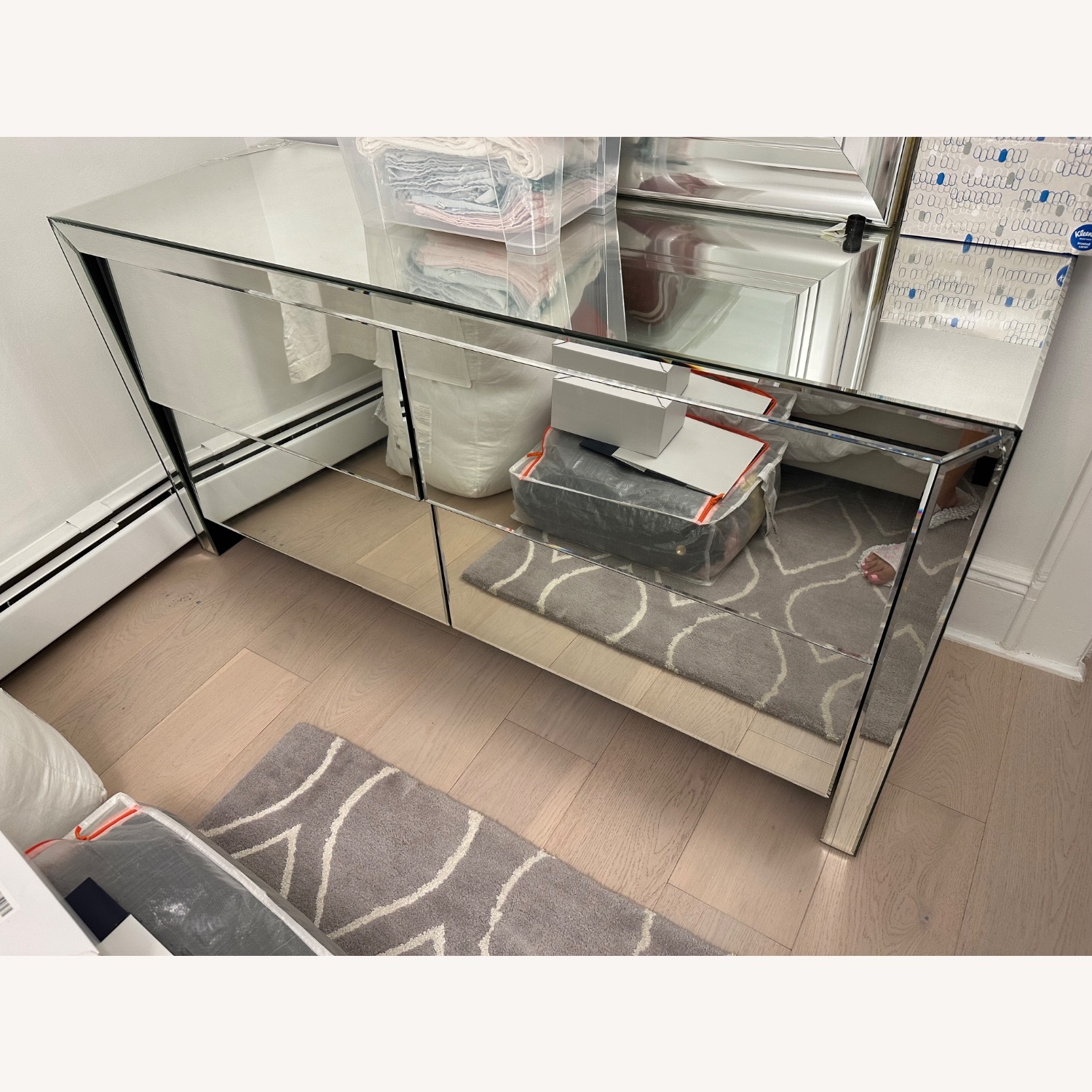 Modani Valentino Mirror Modern Dresser - image-4