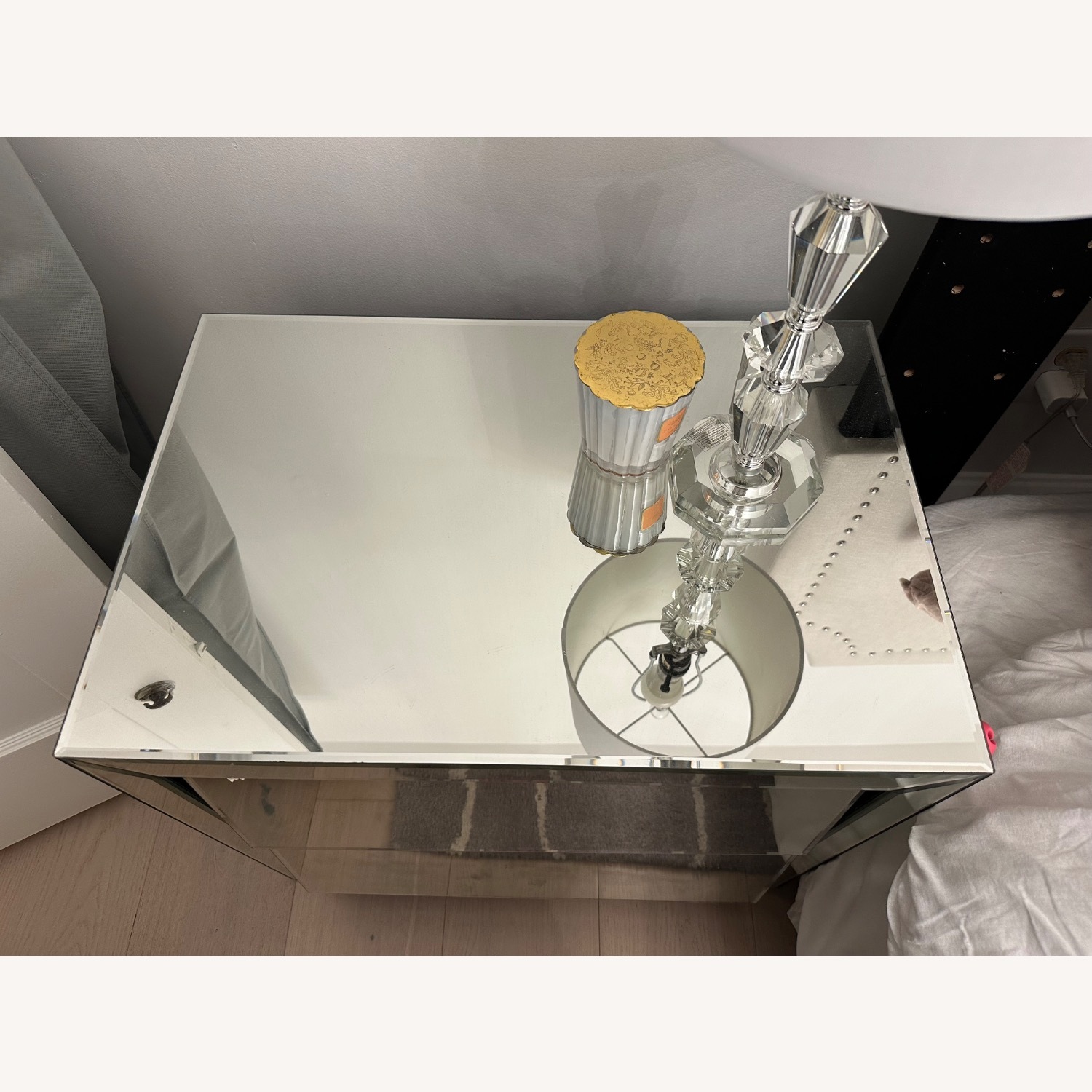 Modani Valentino Side Table - image-1