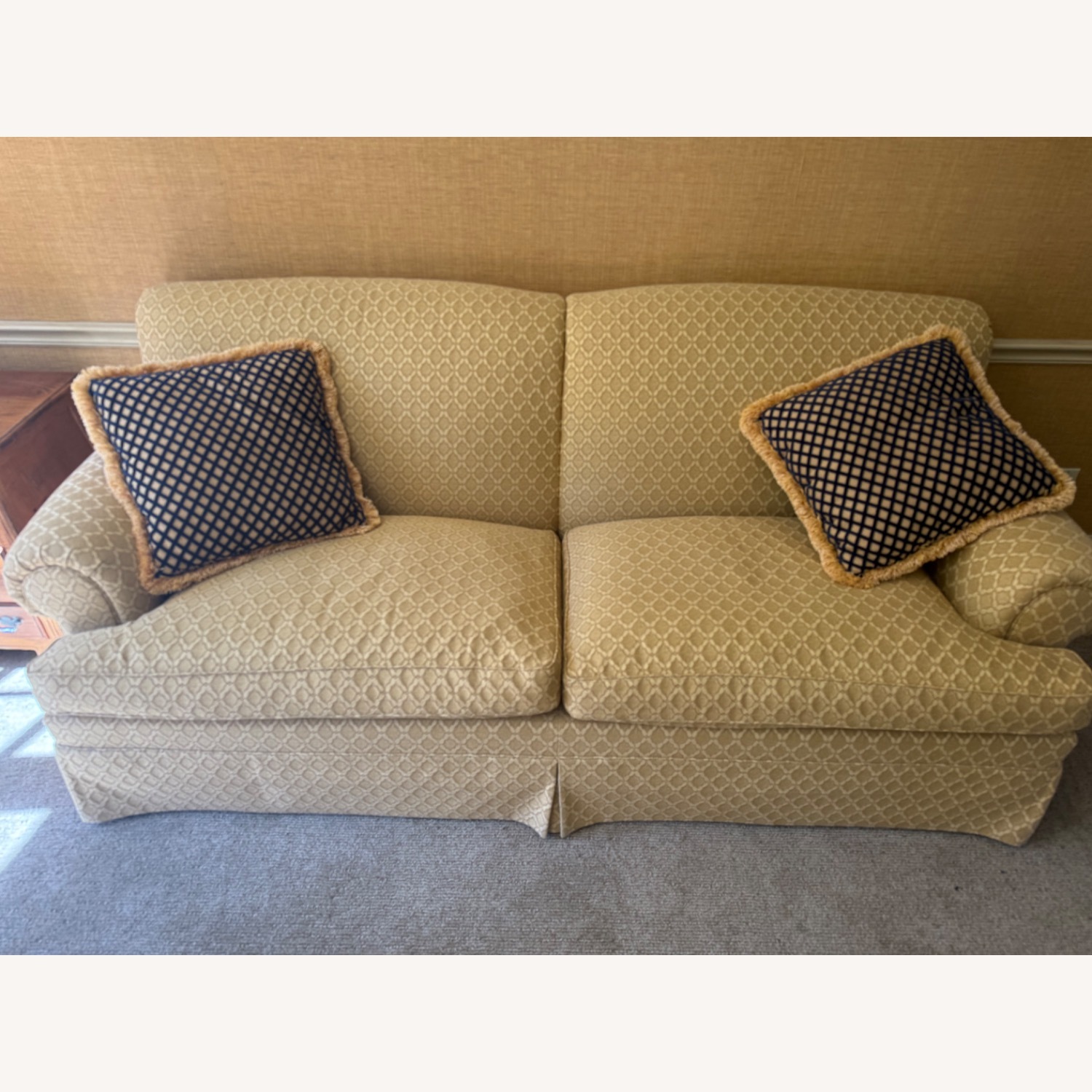 3+ Person Grand Sofa - image-1