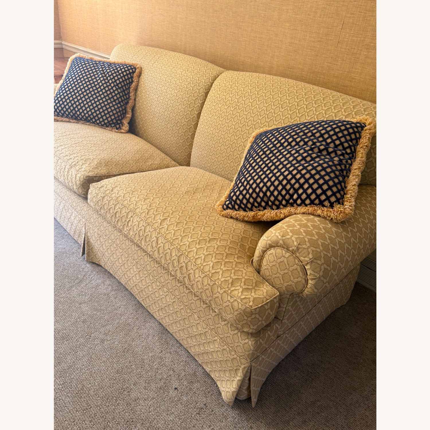 3+ Person Grand Sofa - image-2