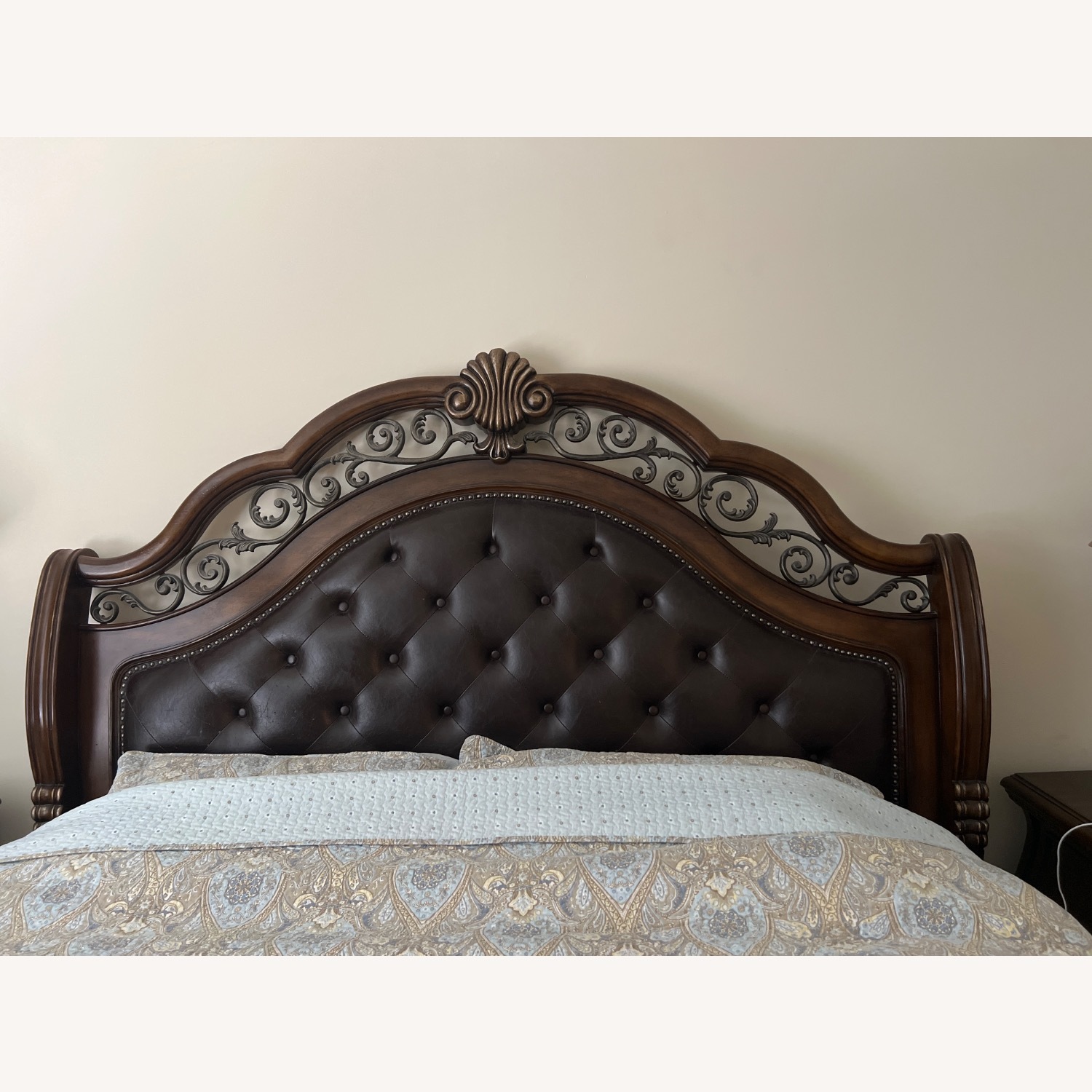 King Size Bed - image-2