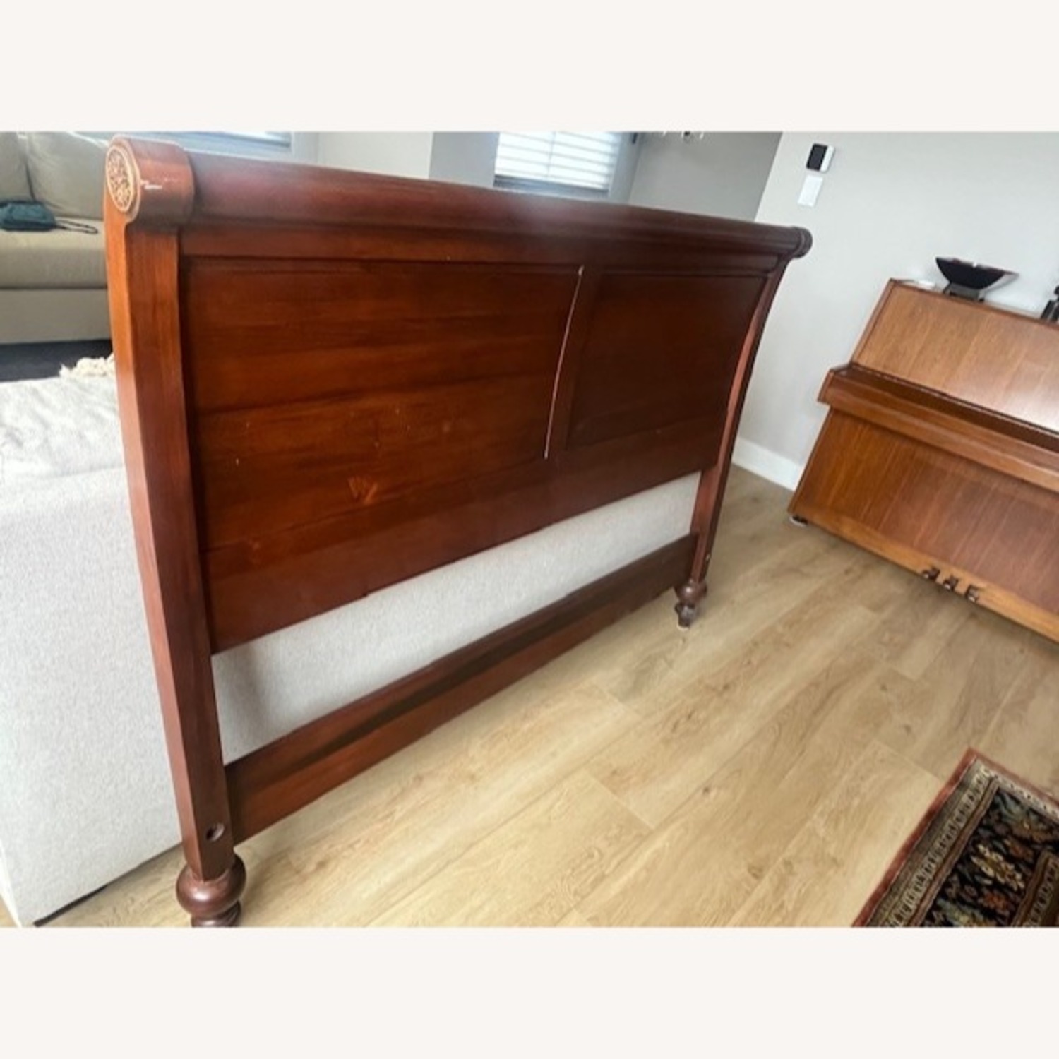 Ethan Allen British Classic Island Queen Size Bed - image-10