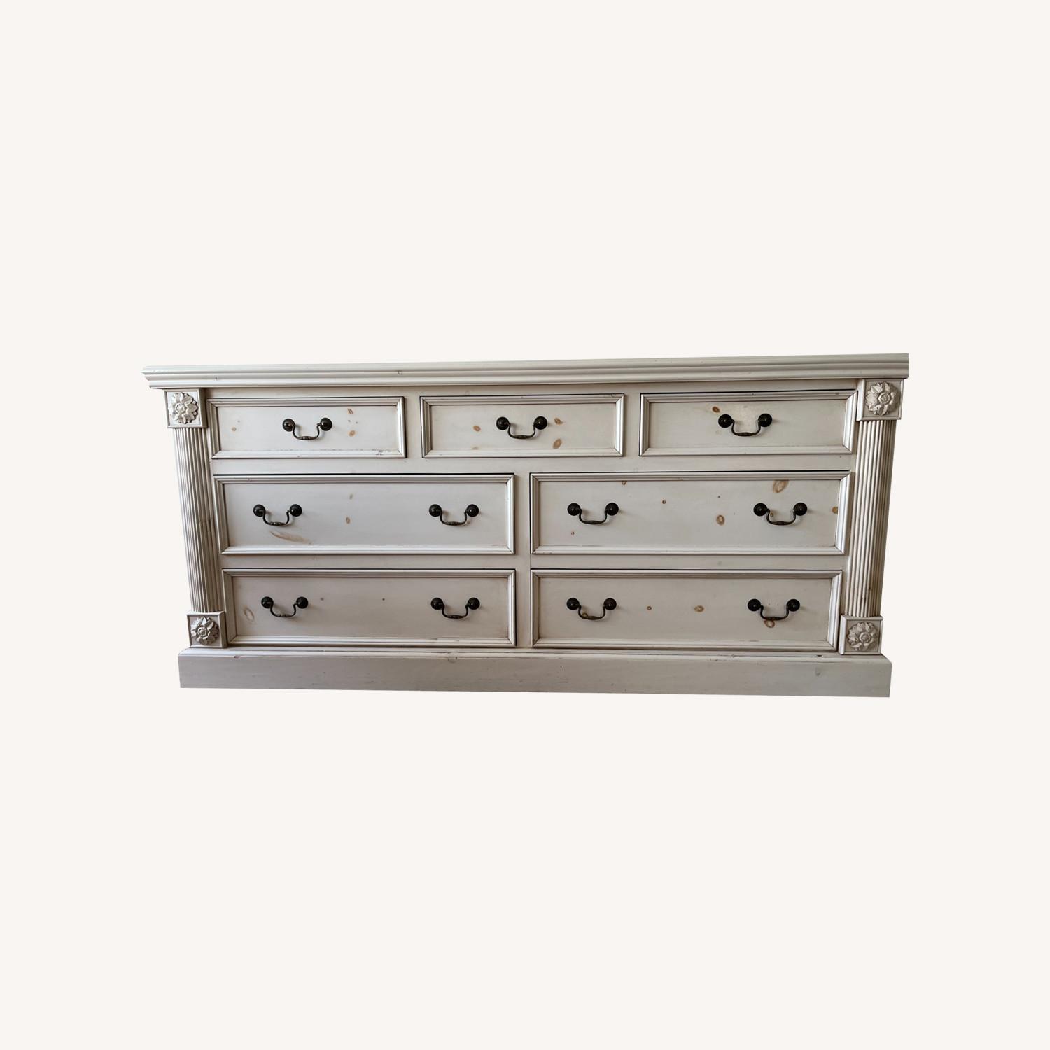 Vintage French Country-style Dresser - image-0