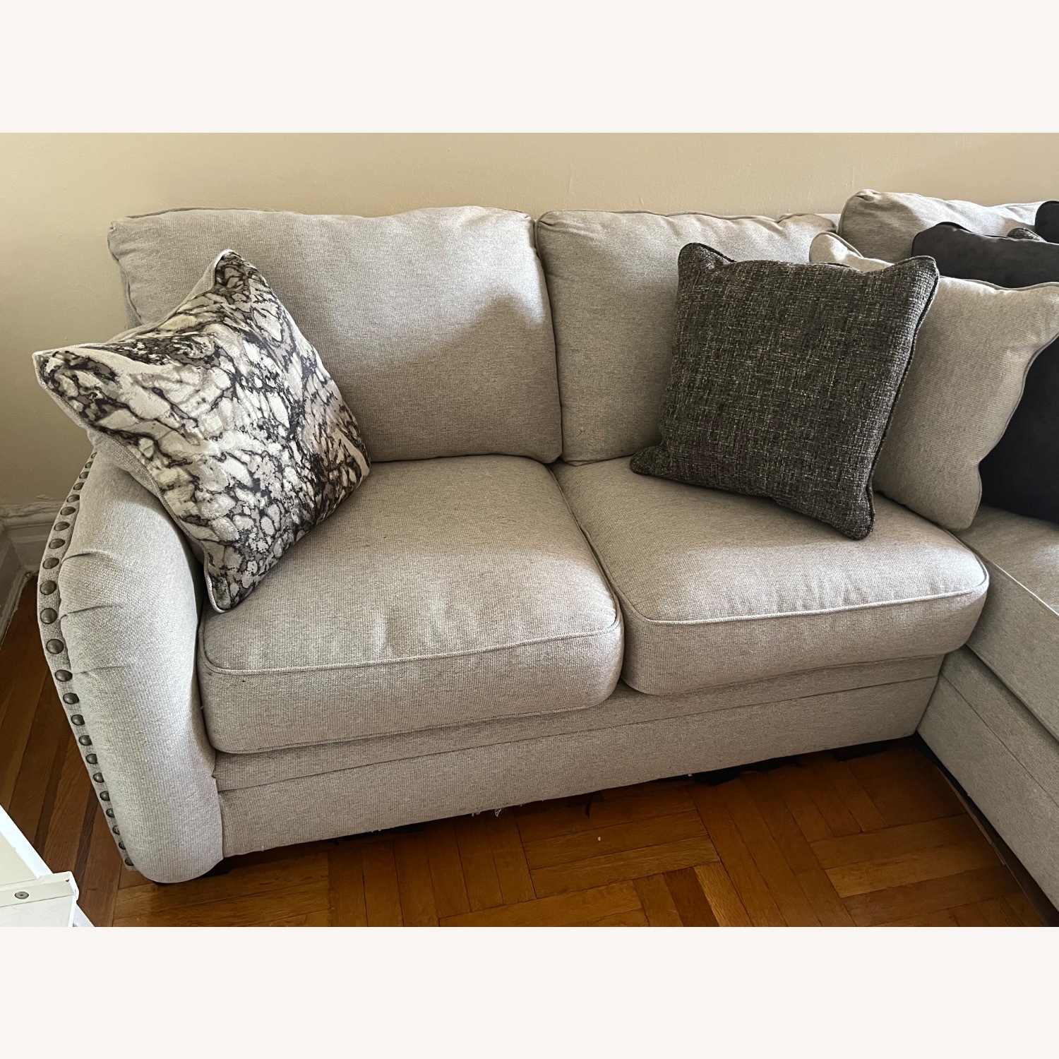 Ashley Gray 2pc Sectional - image-3