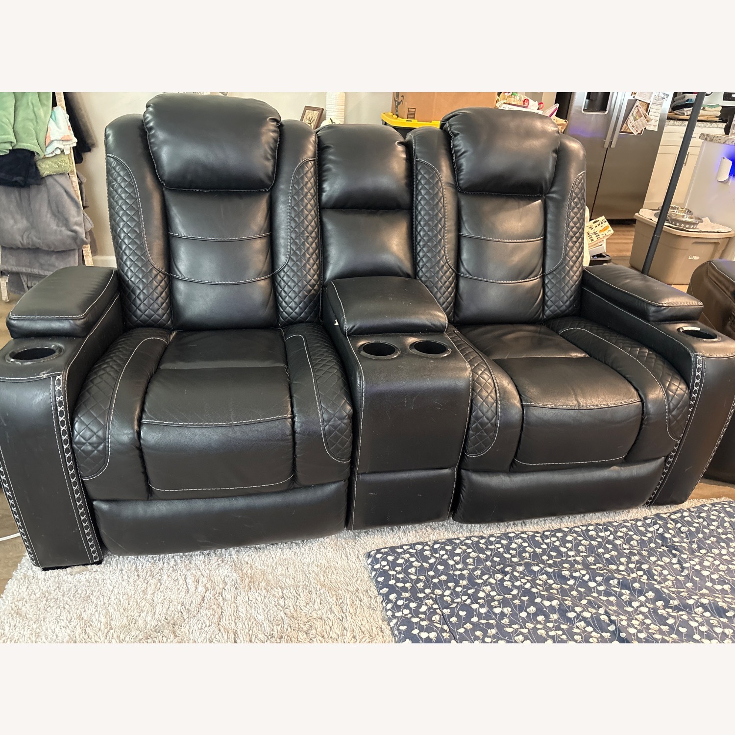 2 Seat Recliner - image-1
