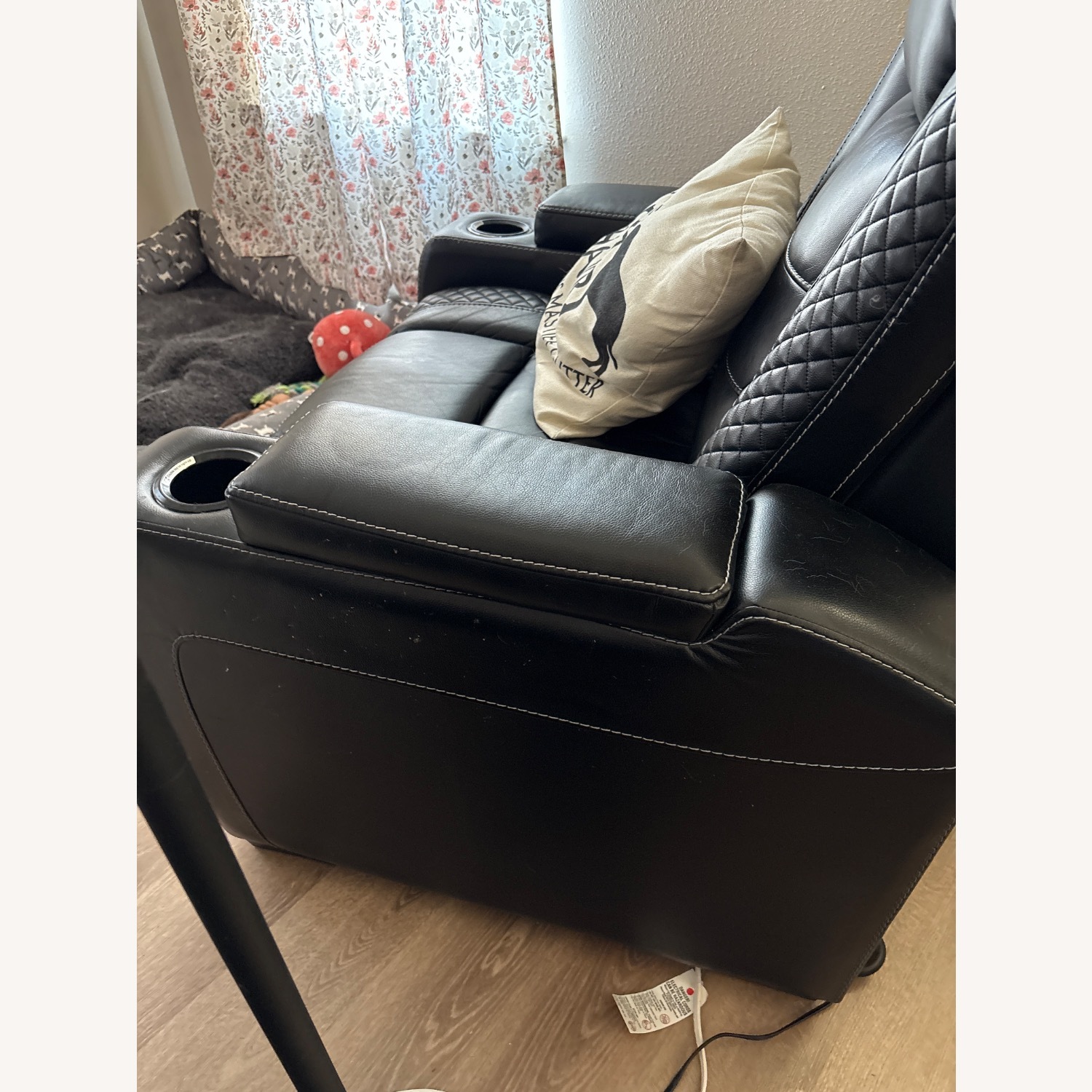 Single Recliner - image-4