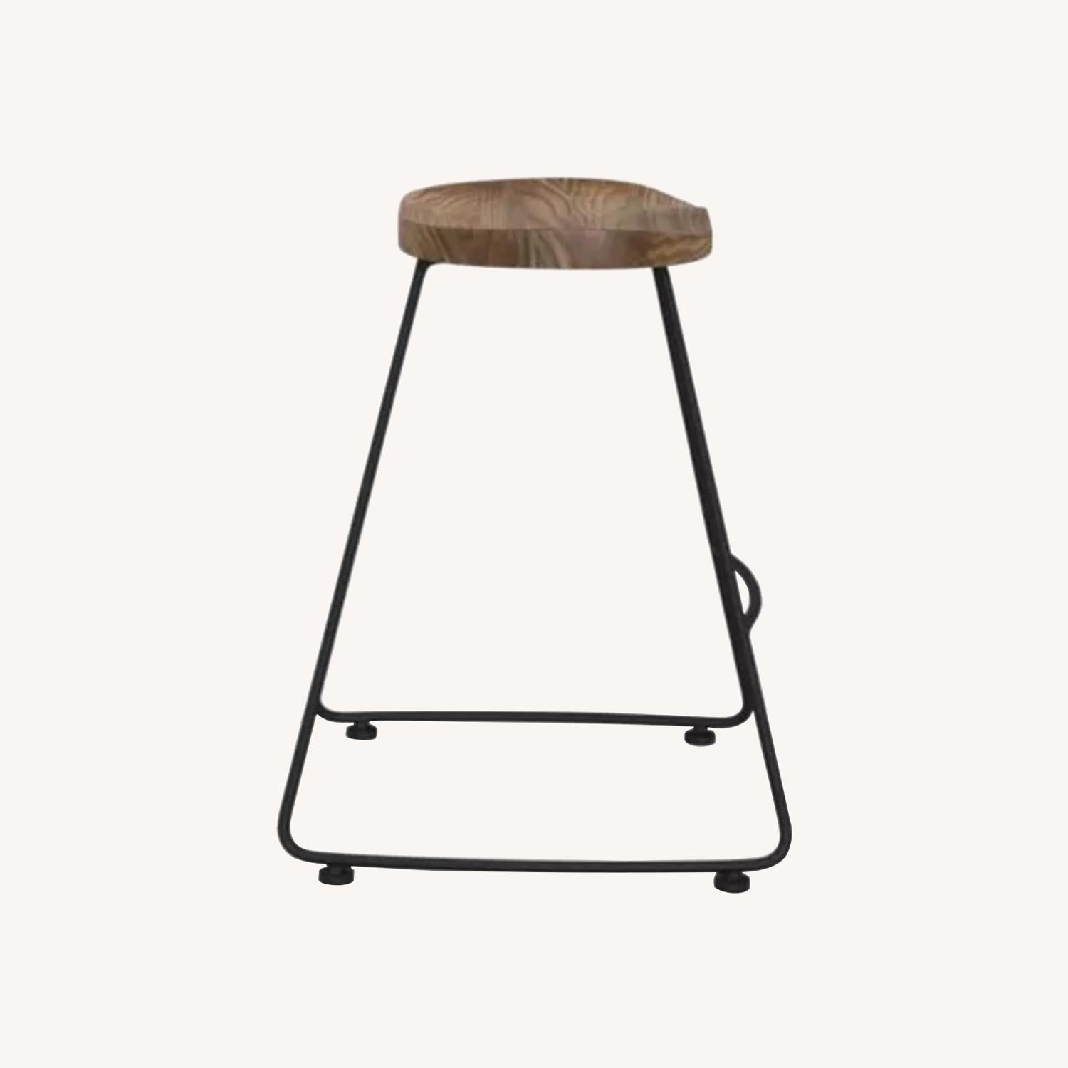 Leemington 24 inch Saddle Counter Height Stool - image-0