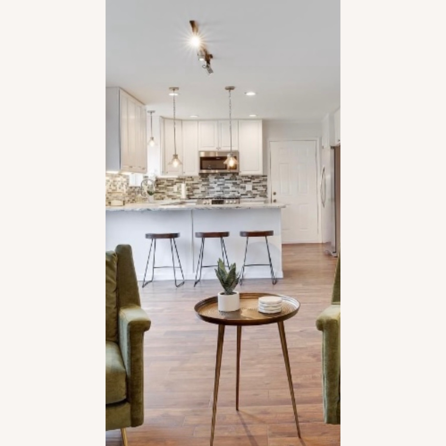 Leemington 24 inch Saddle Counter Height Stool - image-4