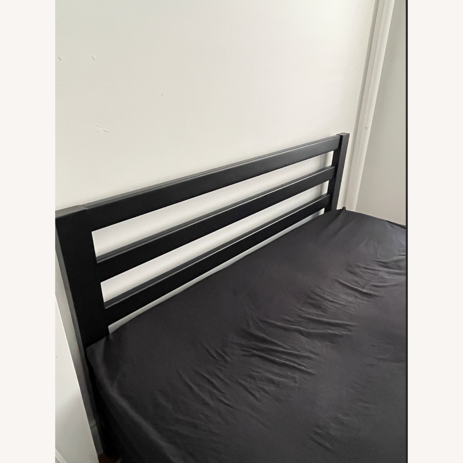 ZINUS Arnav Metal Platform Bed Frame - image-1