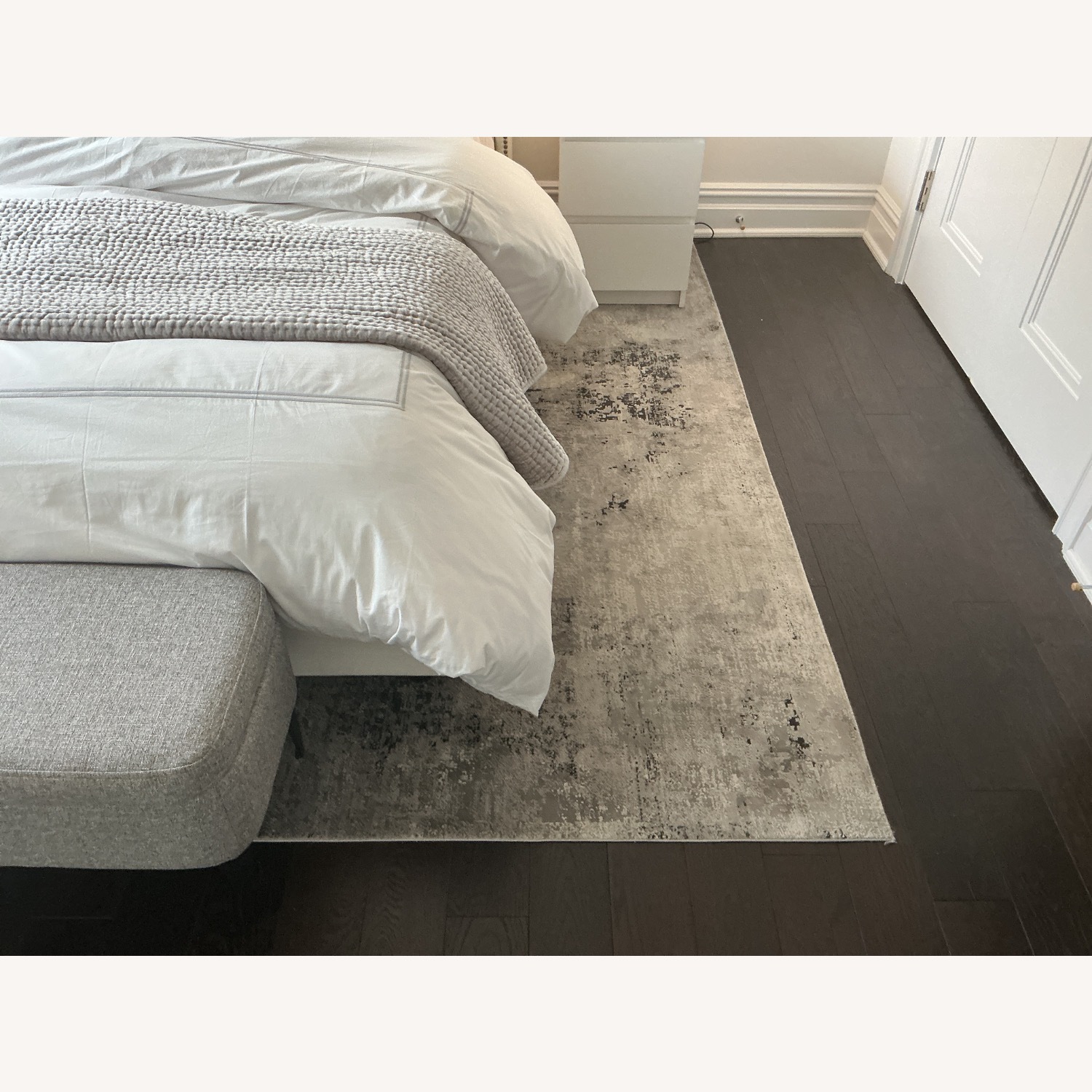 Contemporary Gray and White With Black Area Rug - image-2