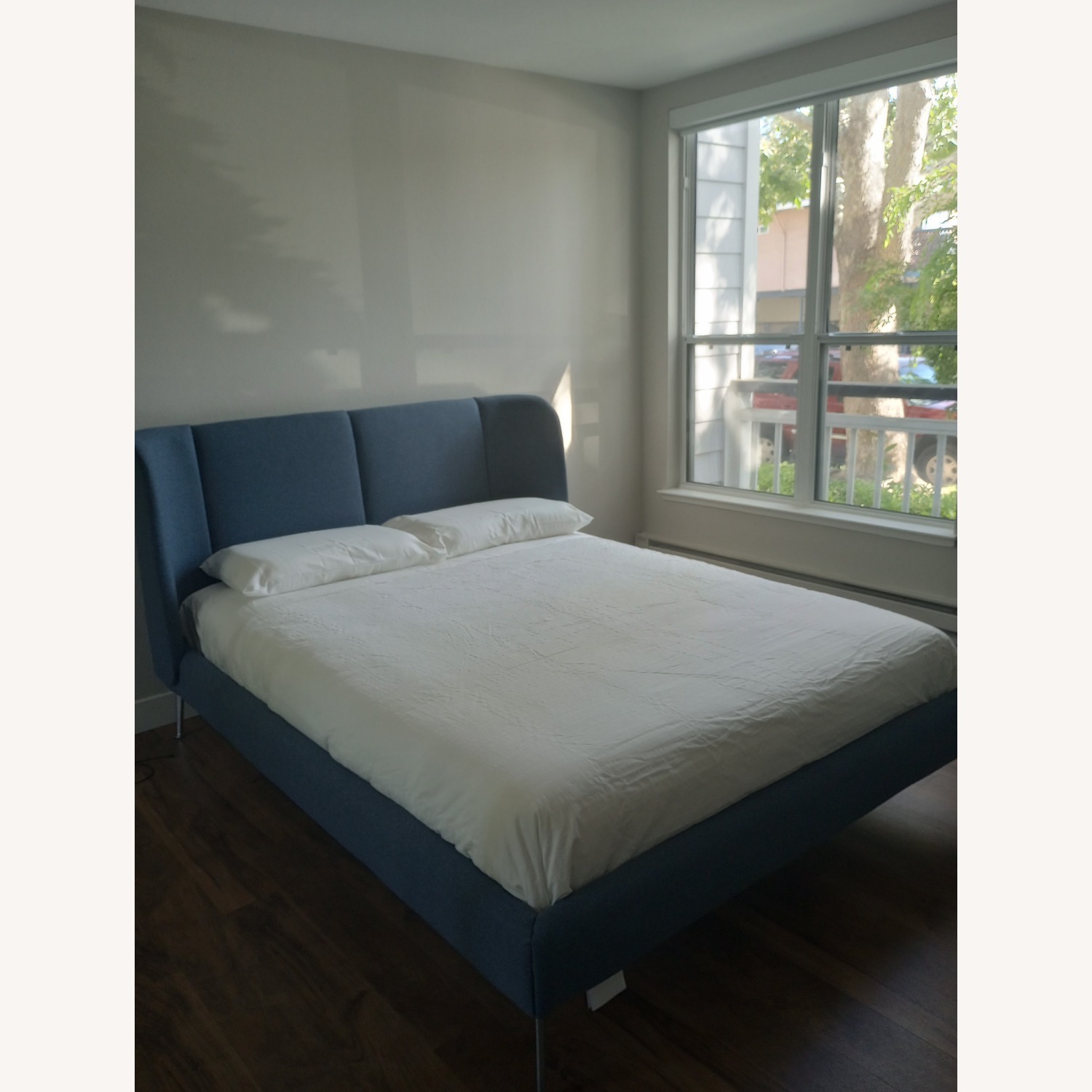 IKEA TUFJORD クイーンサイズ ベッドフレーム TUFJORD upholstered bed frame, Tallmyra white/black, Queen - IKEA