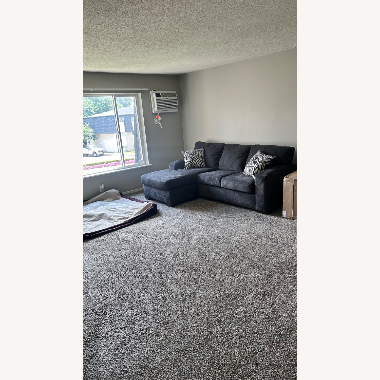 Sofa Chaise - image-1