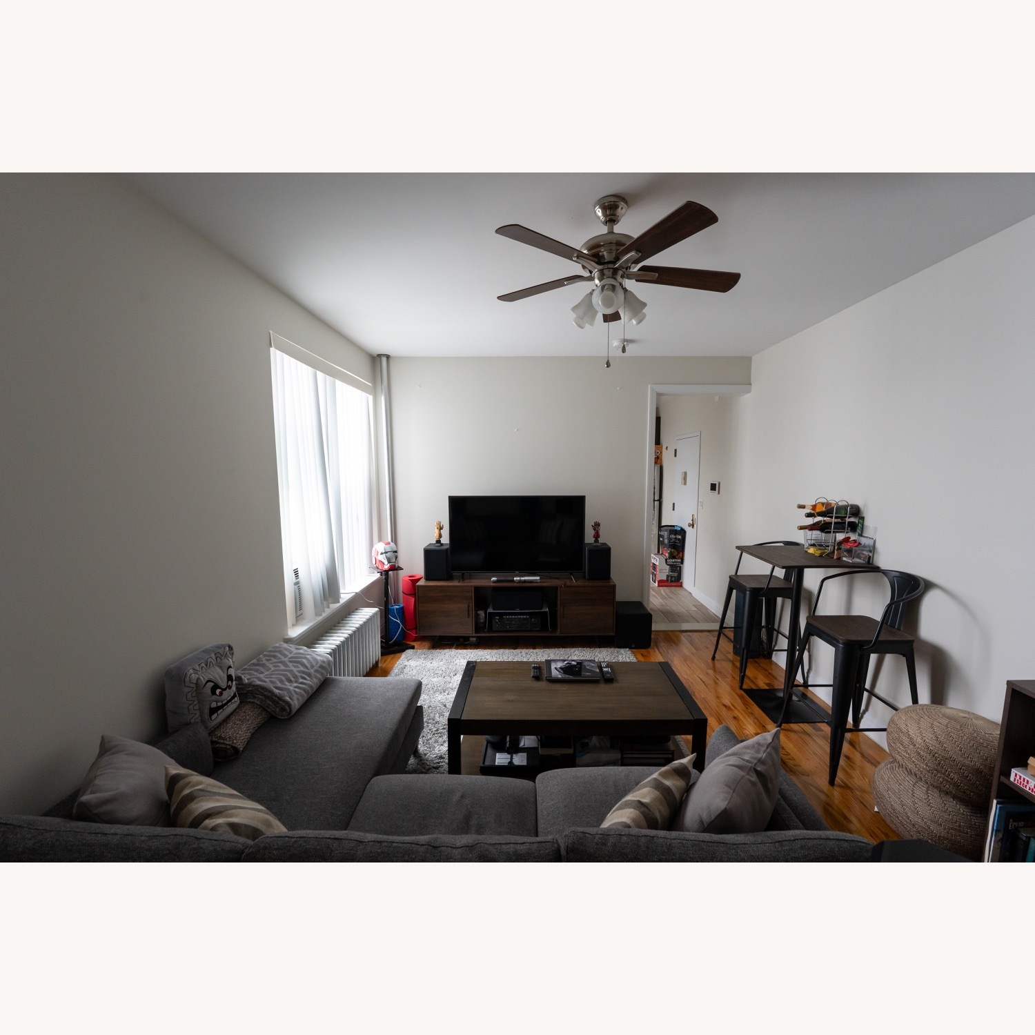 Nemec 93" Wide Right Hand Facing Sofa & Chaise - image-3