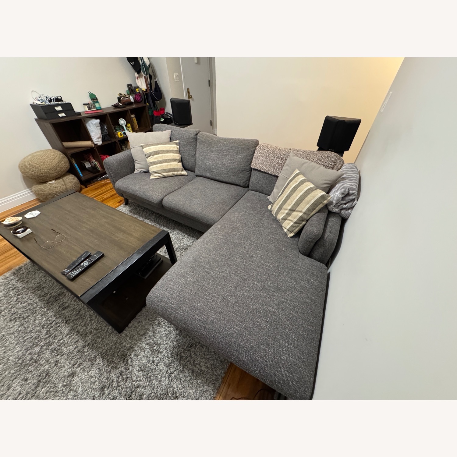 Nemec 93" Wide Right Hand Facing Sofa & Chaise - image-8