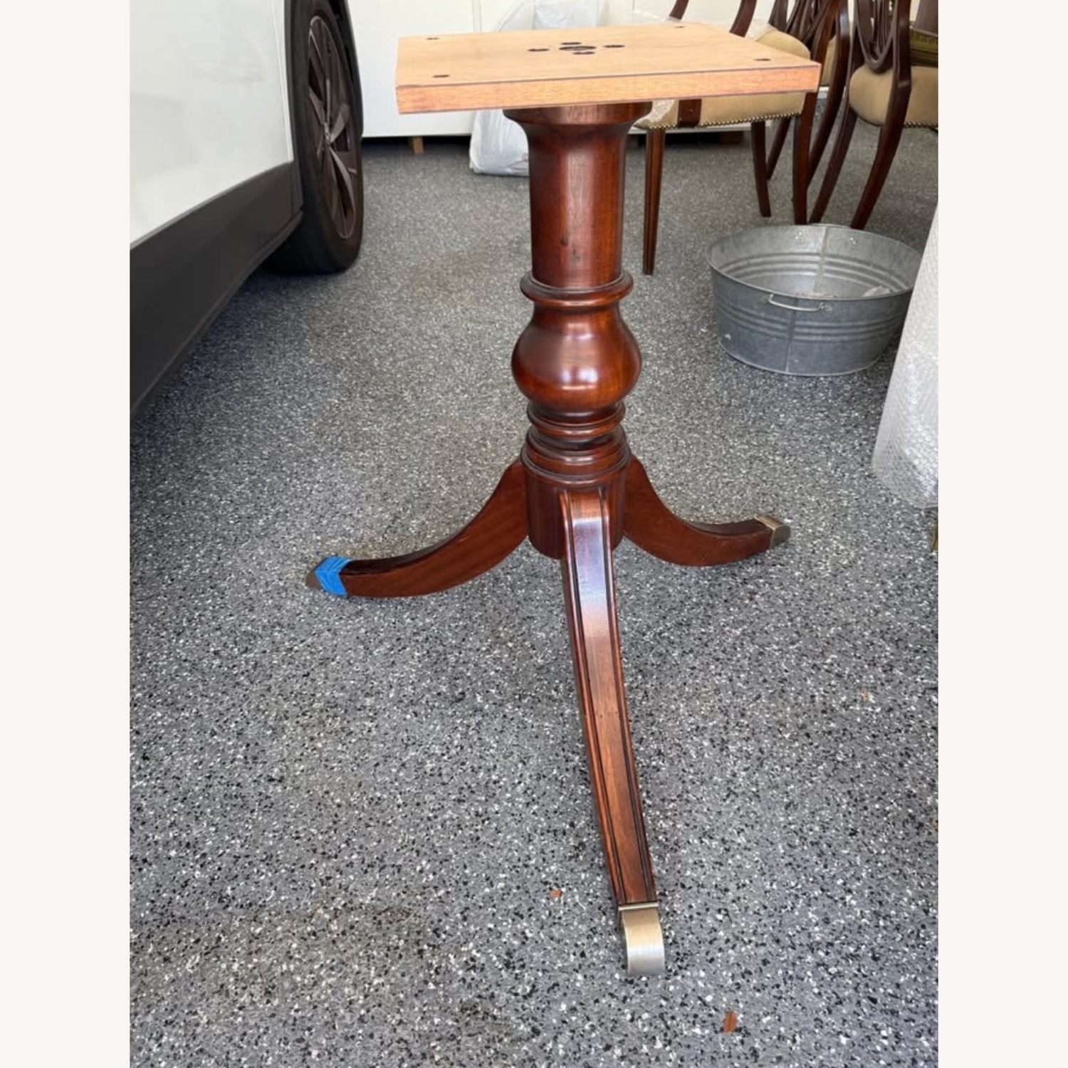 Ethan Allen Mahogany Pedestal Dining Table - image-5