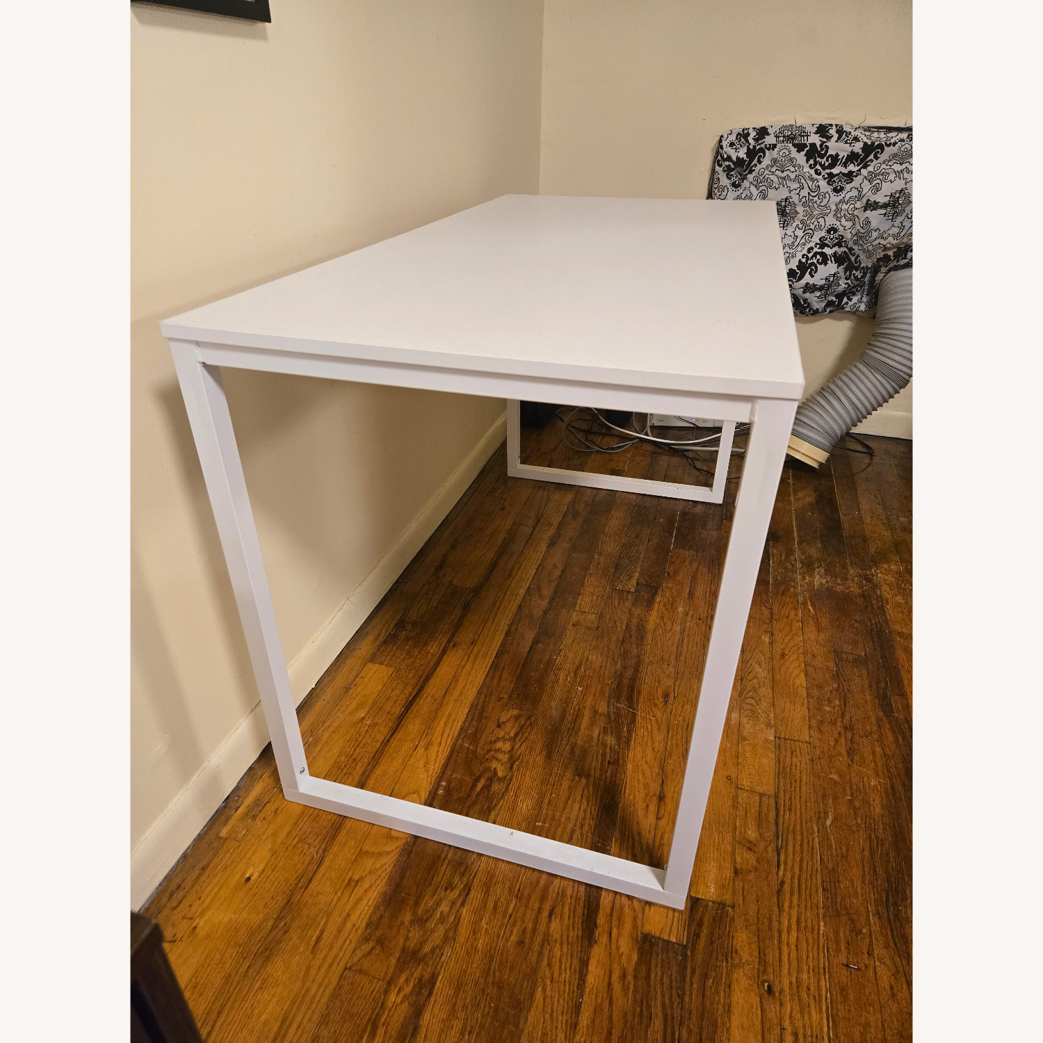 White Desk - image-3